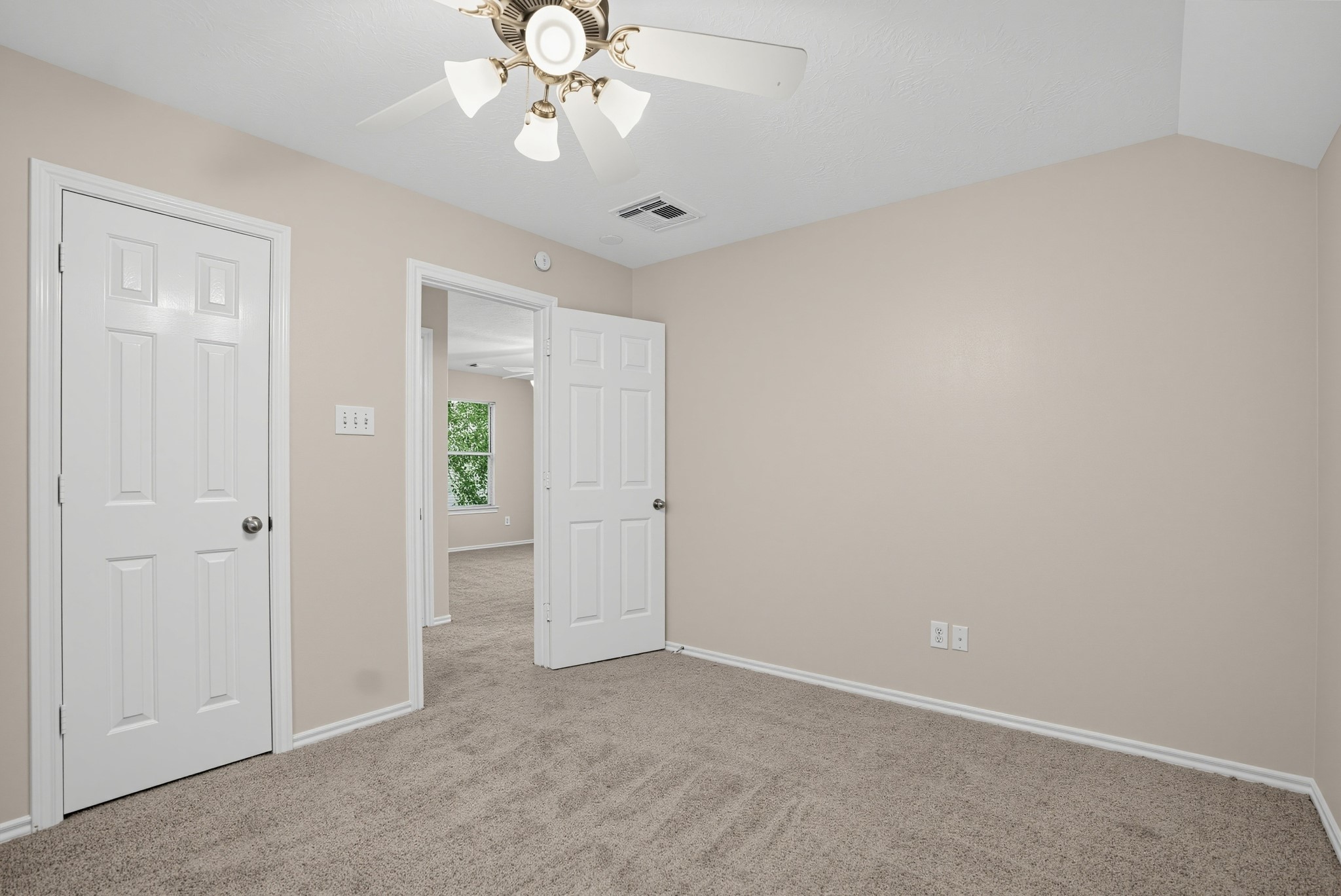 17826 Yukon Pass Drive Property Photo 13