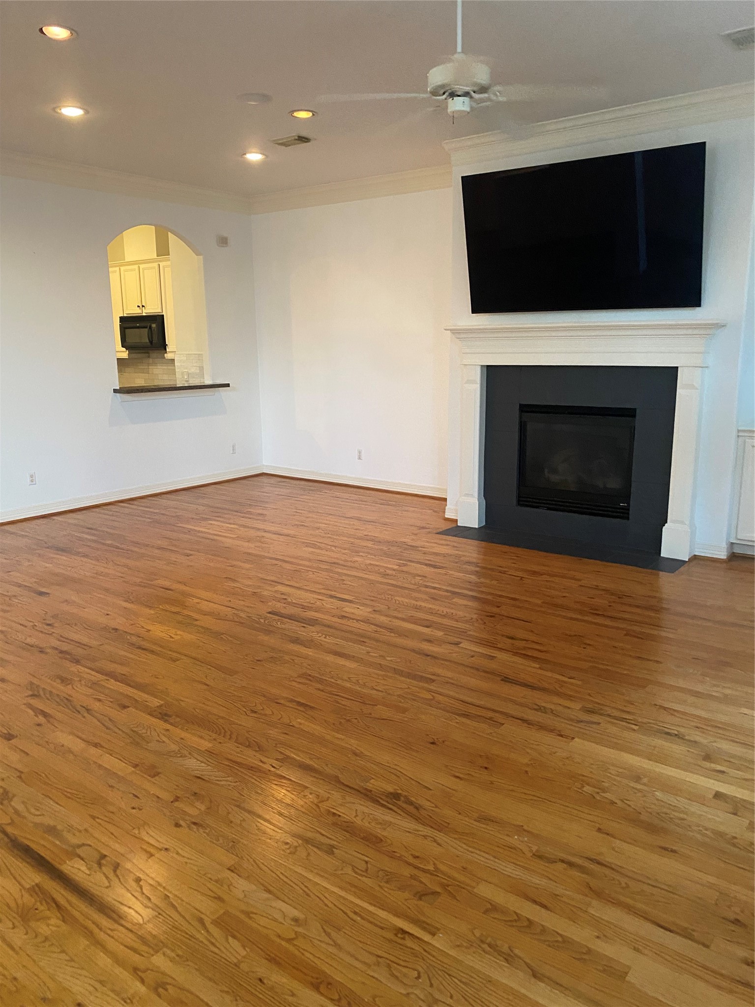 1421 Bremond Street Property Photo 4