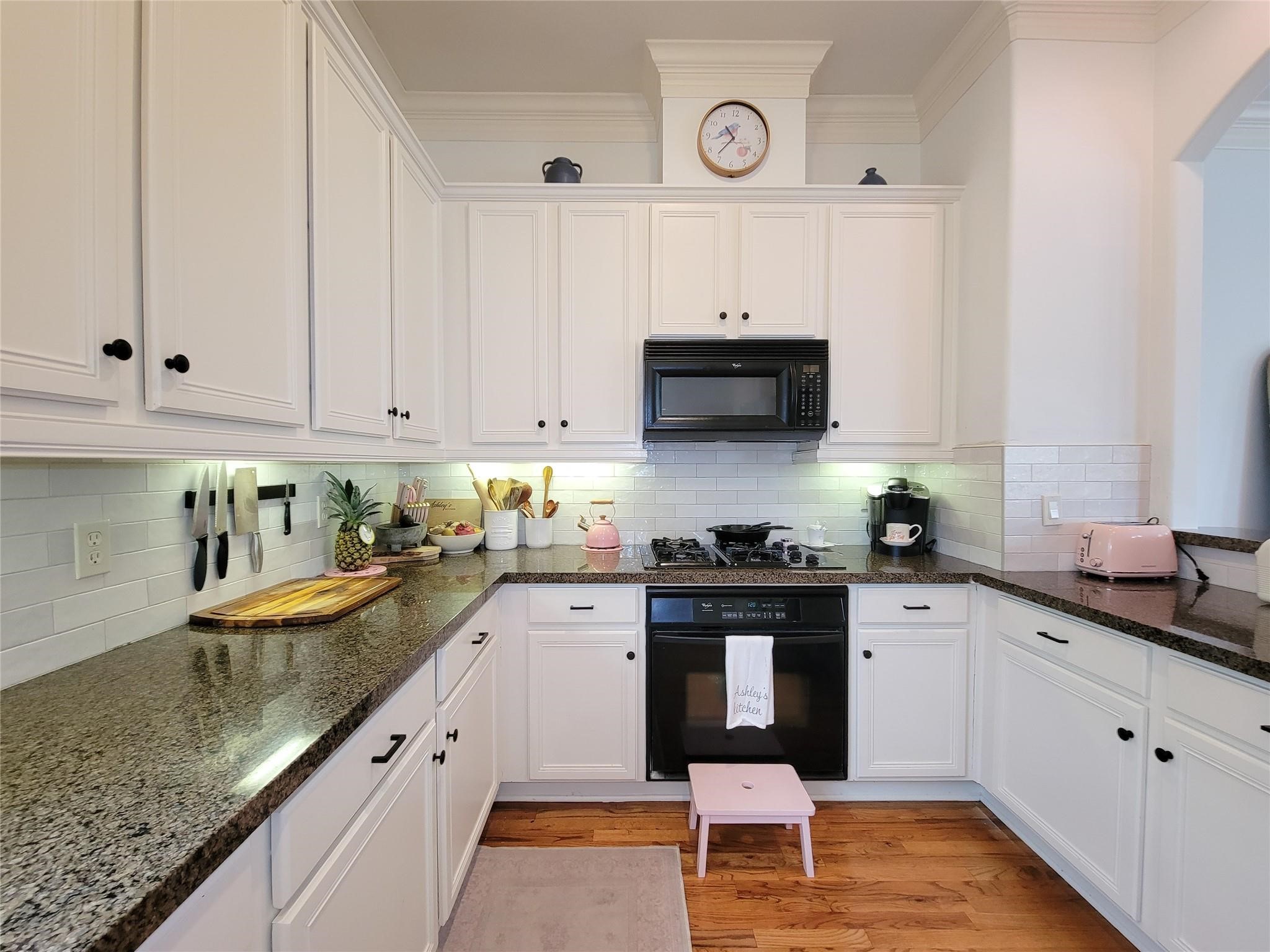1421 Bremond Street Property Photo 10