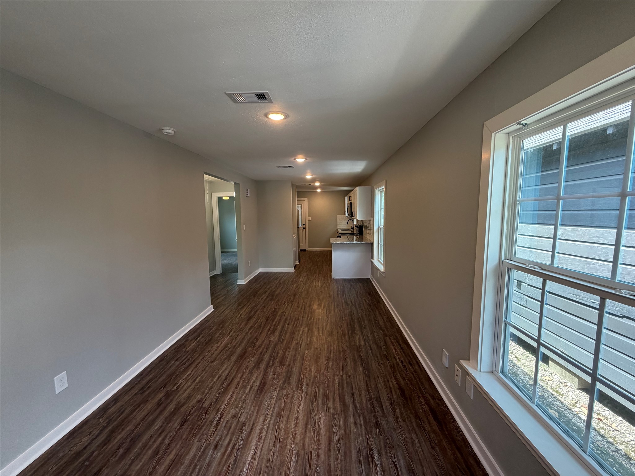 1210 E 33rd Street Property Photo 2