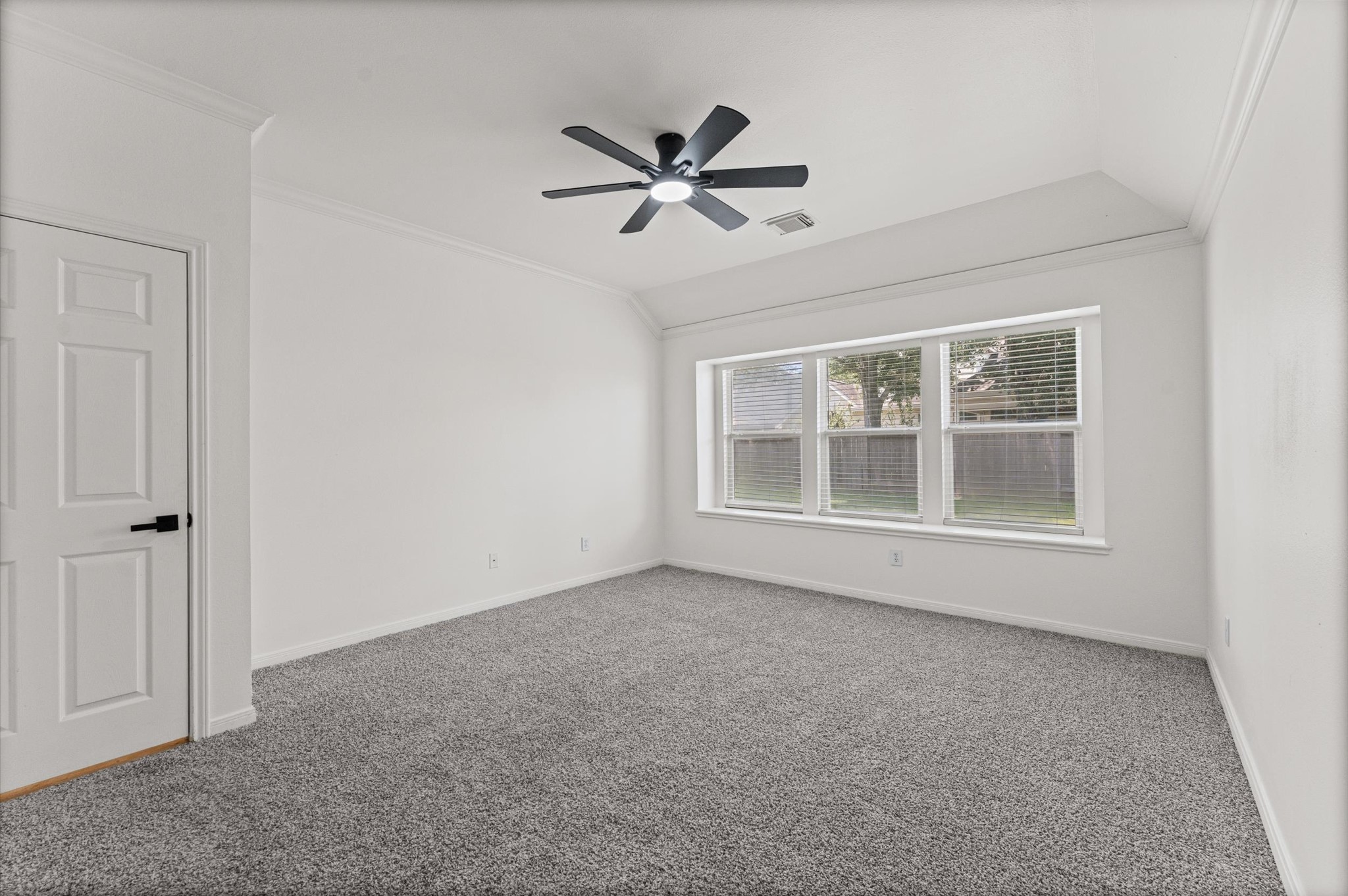 4923 Harbor Glen Lane Property Photo 13