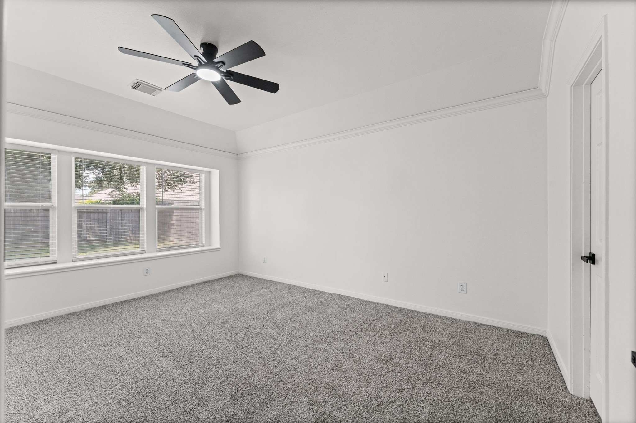 4923 Harbor Glen Lane Property Photo 14