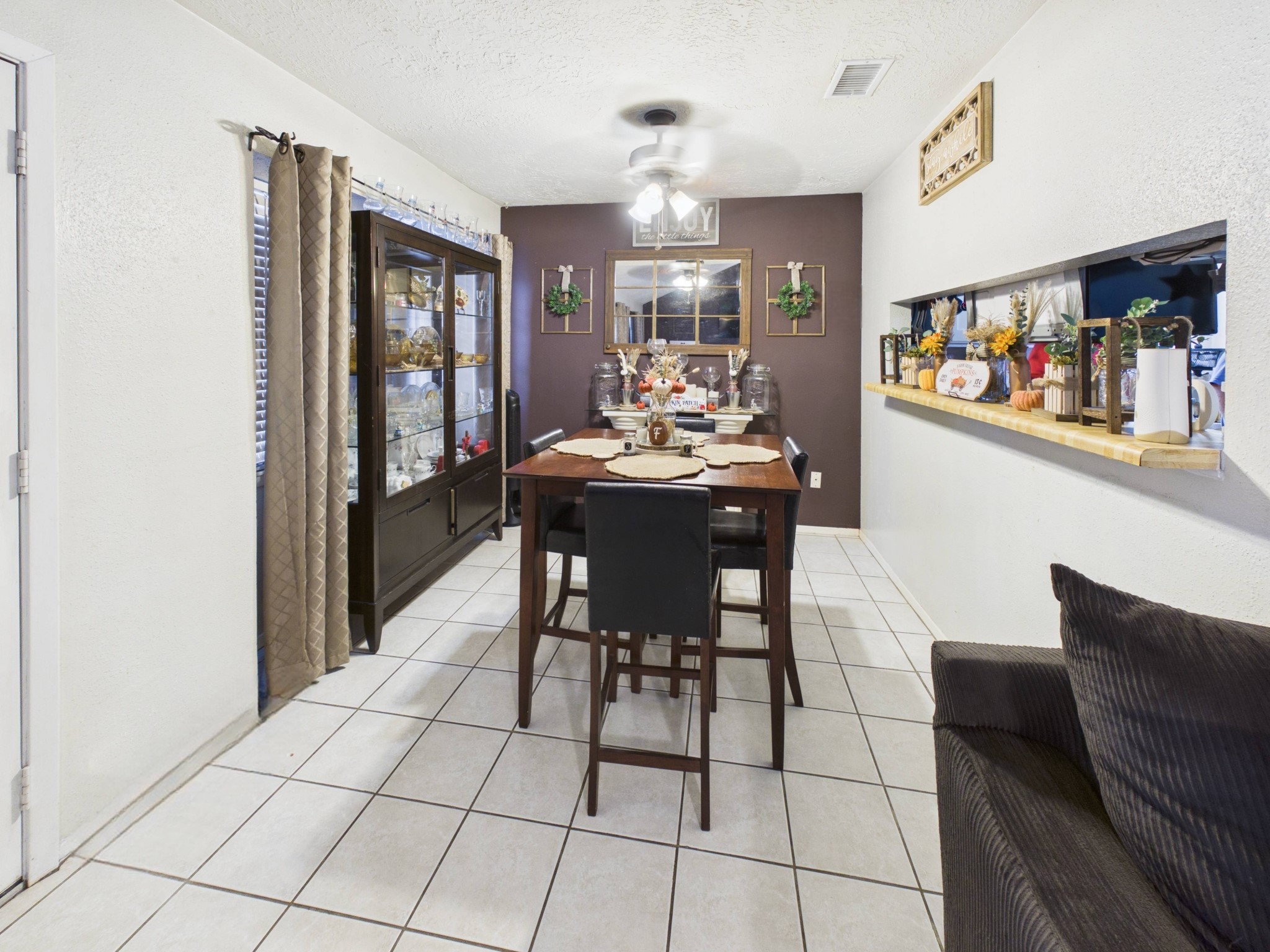 5807 Walnutgate Drive Property Photo 8