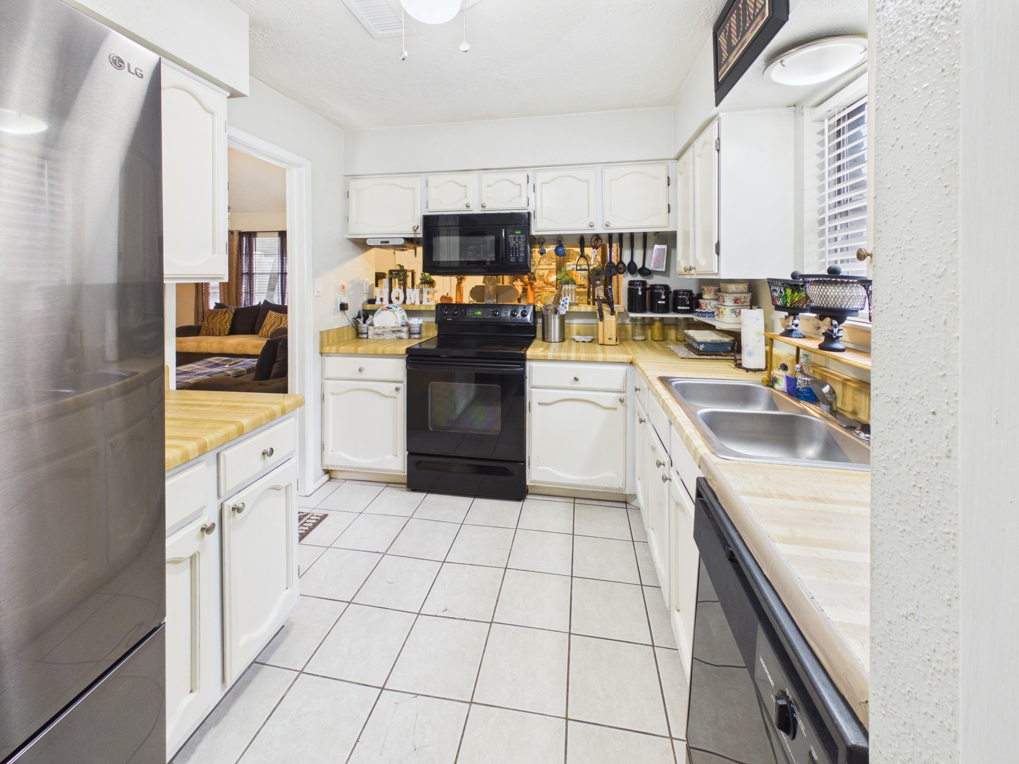 5807 Walnutgate Drive Property Photo 11