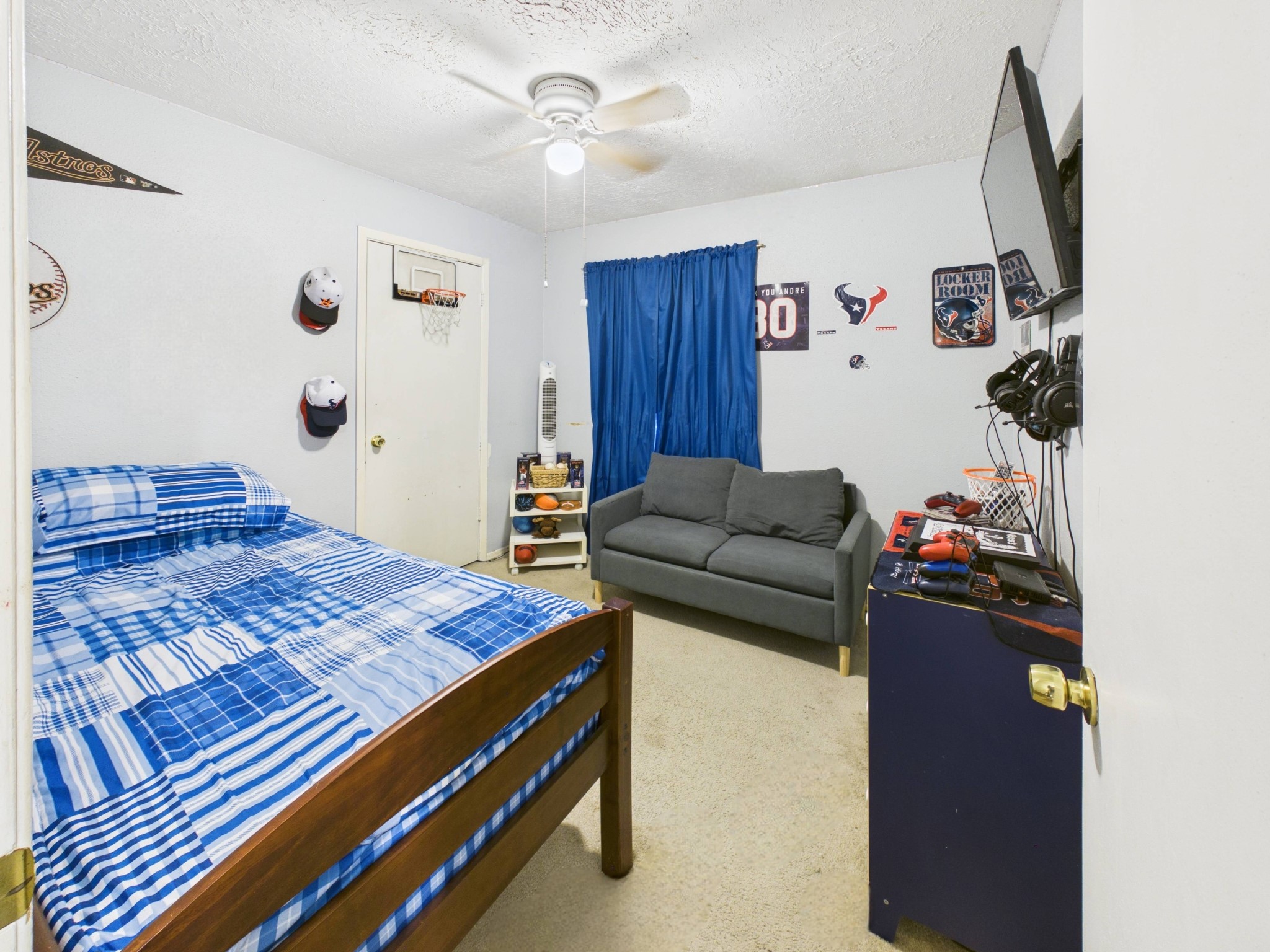 5807 Walnutgate Drive Property Photo 13
