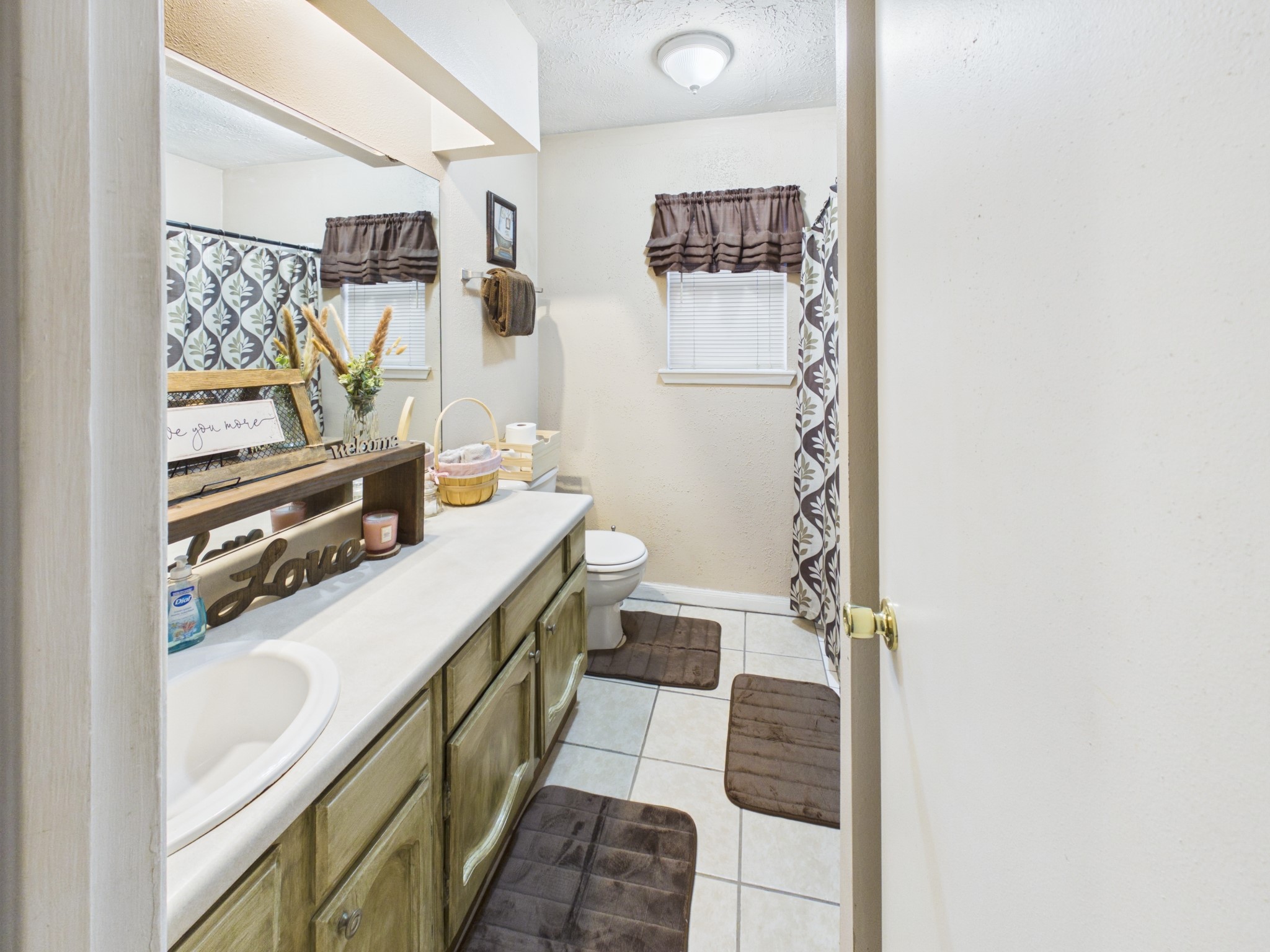 5807 Walnutgate Drive Property Photo 18