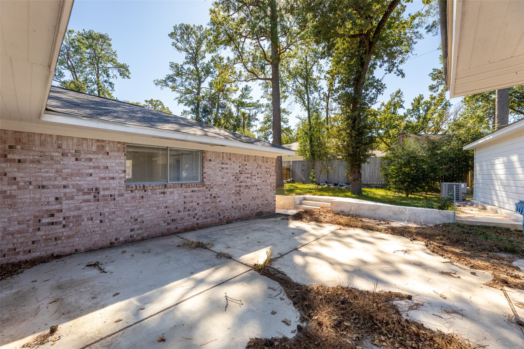 22019 Kenchester Drive Property Photo 5