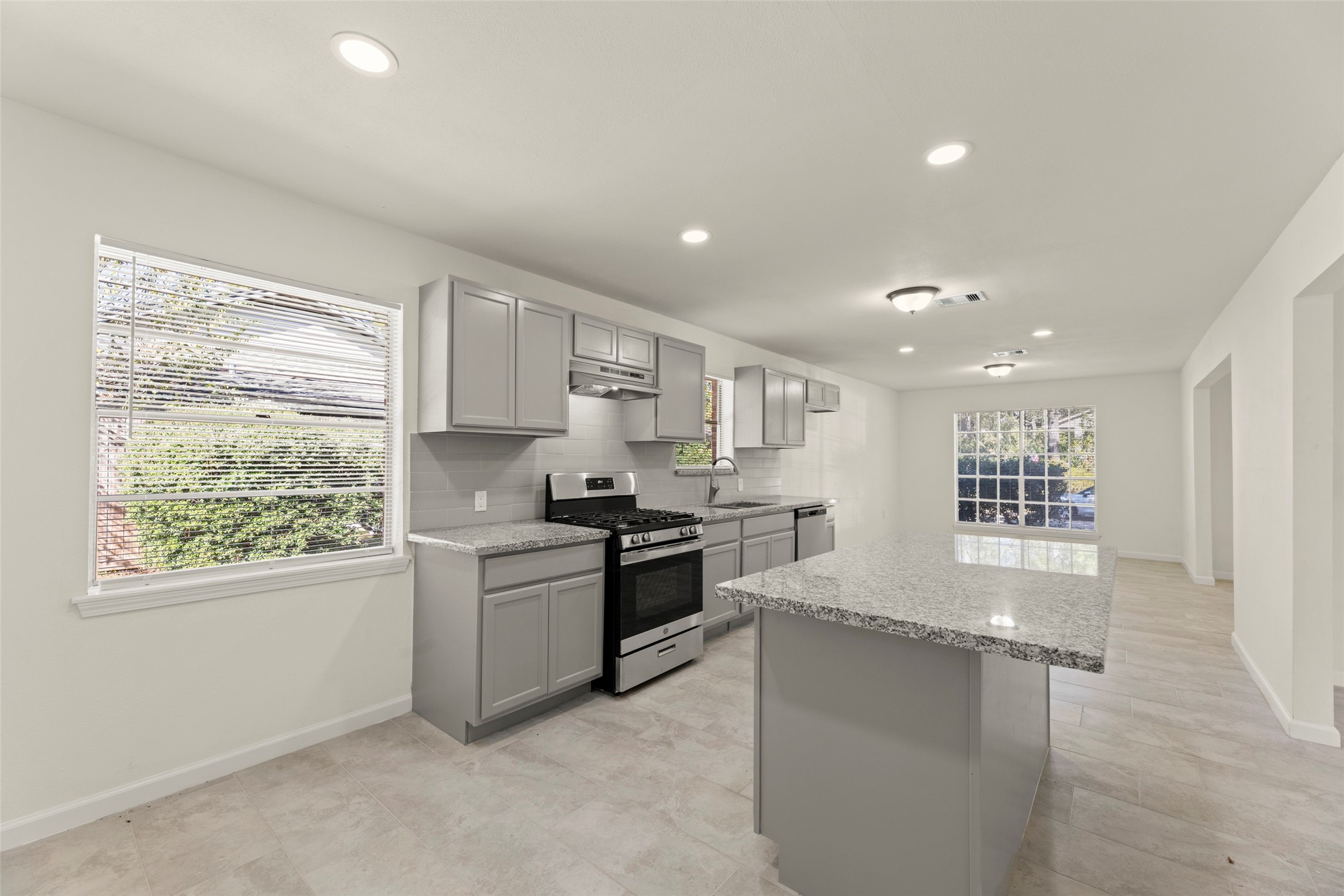 22019 Kenchester Drive Property Photo 6