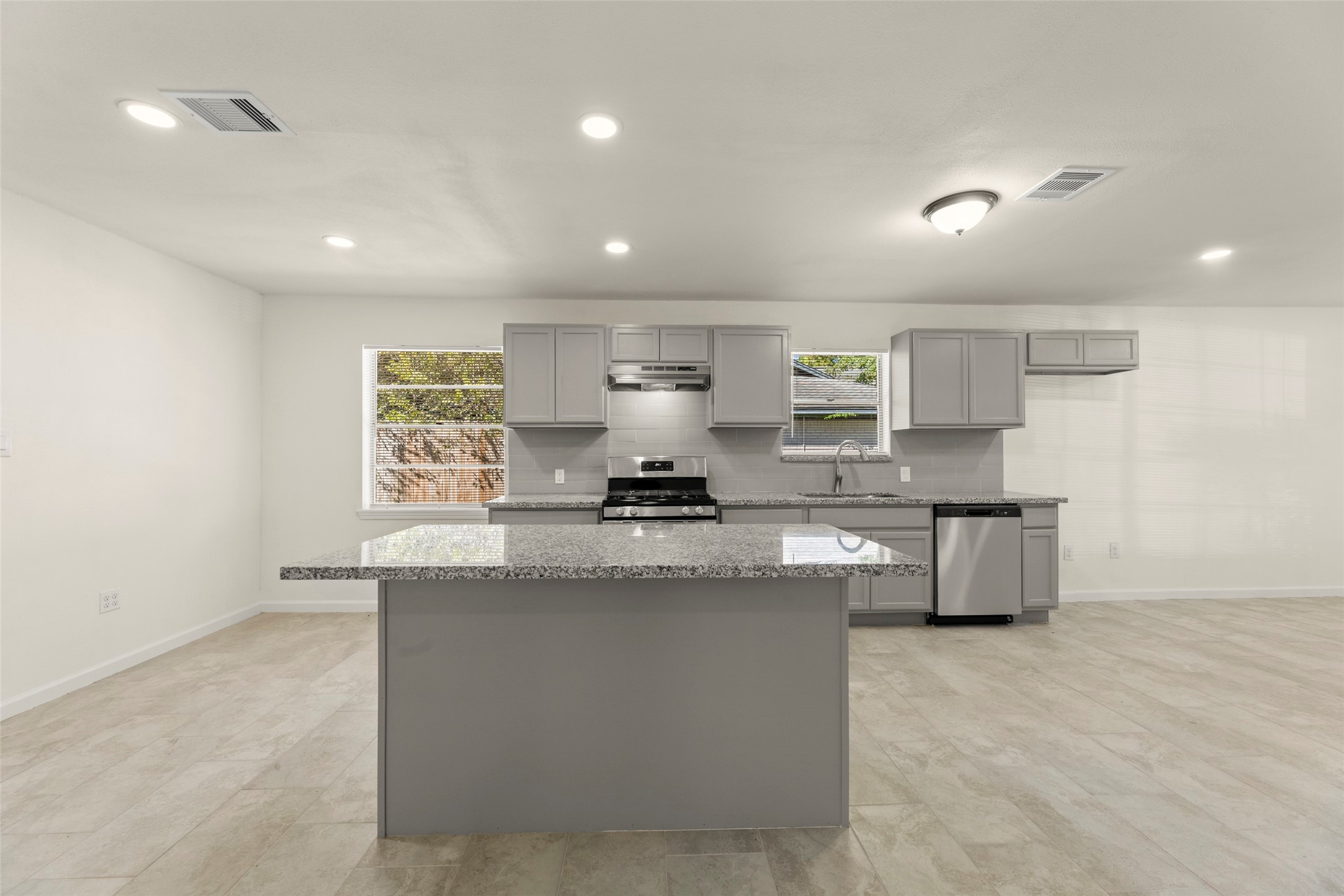 22019 Kenchester Drive Property Photo 8