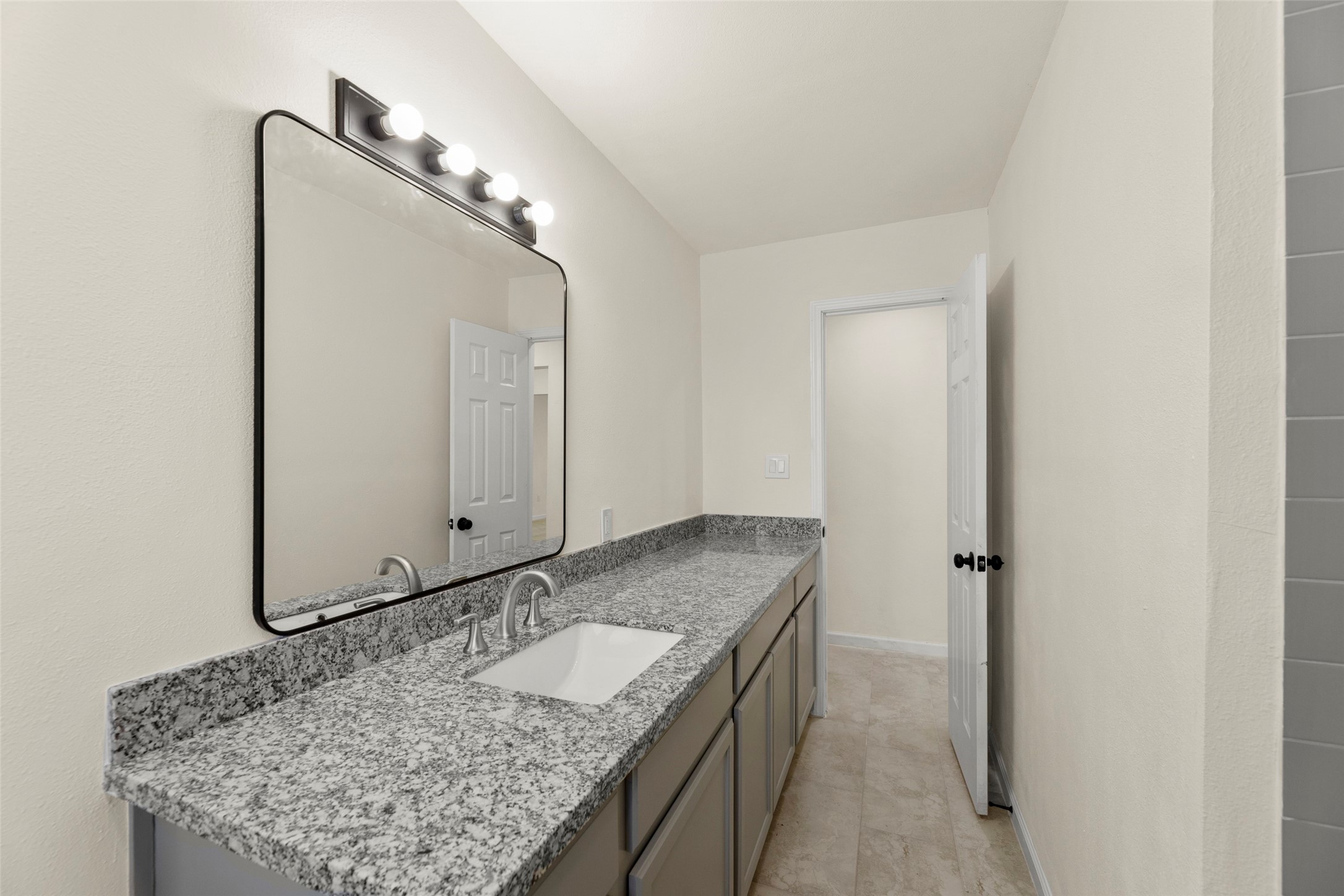 22019 Kenchester Drive Property Photo 18