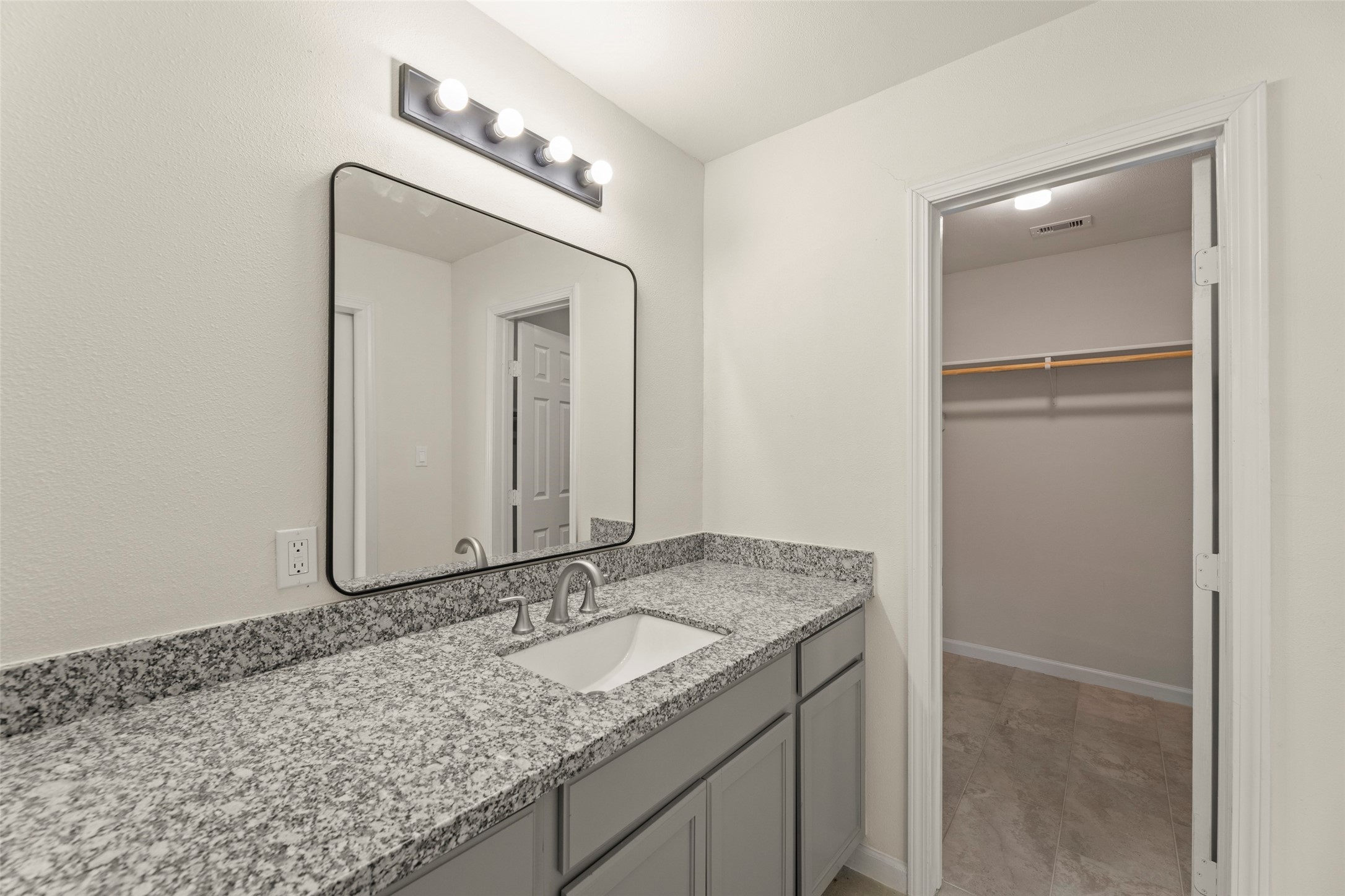 22019 Kenchester Drive Property Photo 26