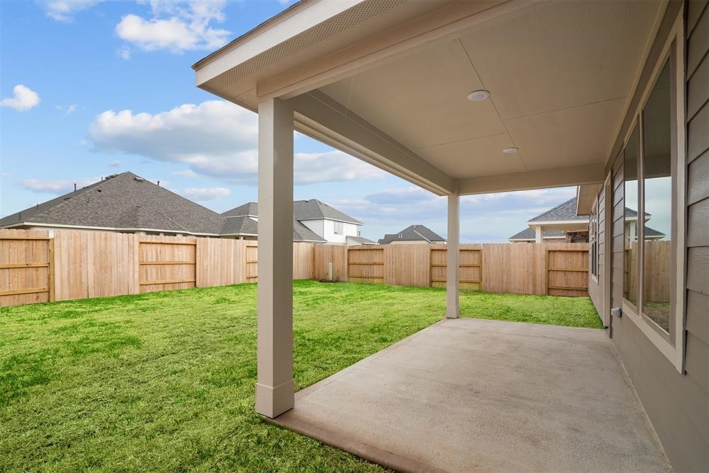 8511 Jetty Glen Drive Property Photo 4