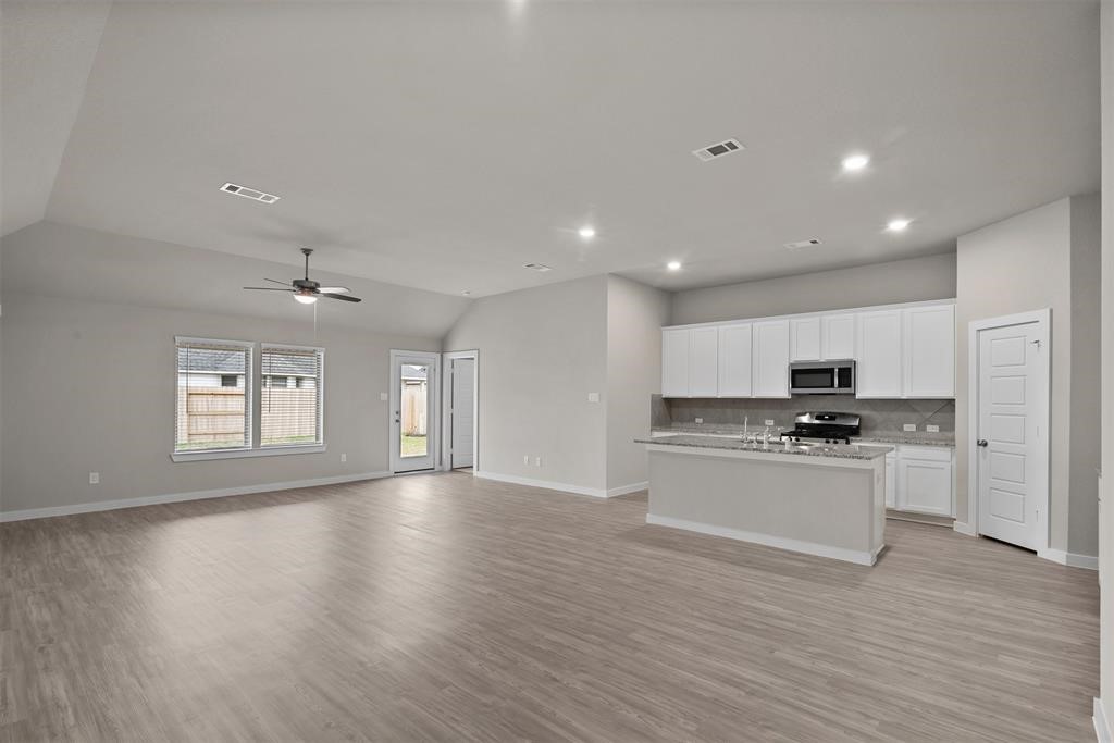 8511 Jetty Glen Drive Property Photo 9