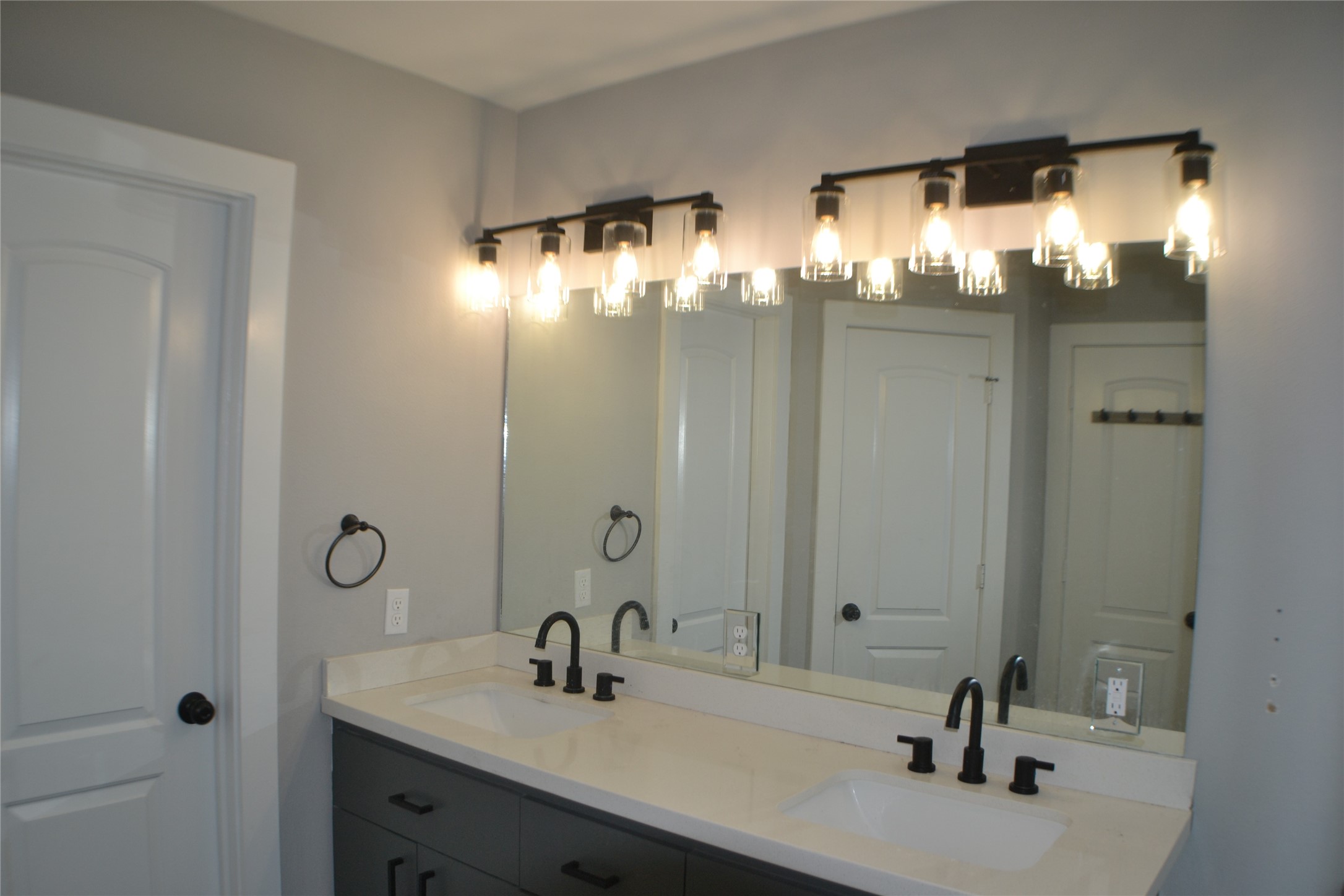9837 Fabiola Drive Property Photo 8