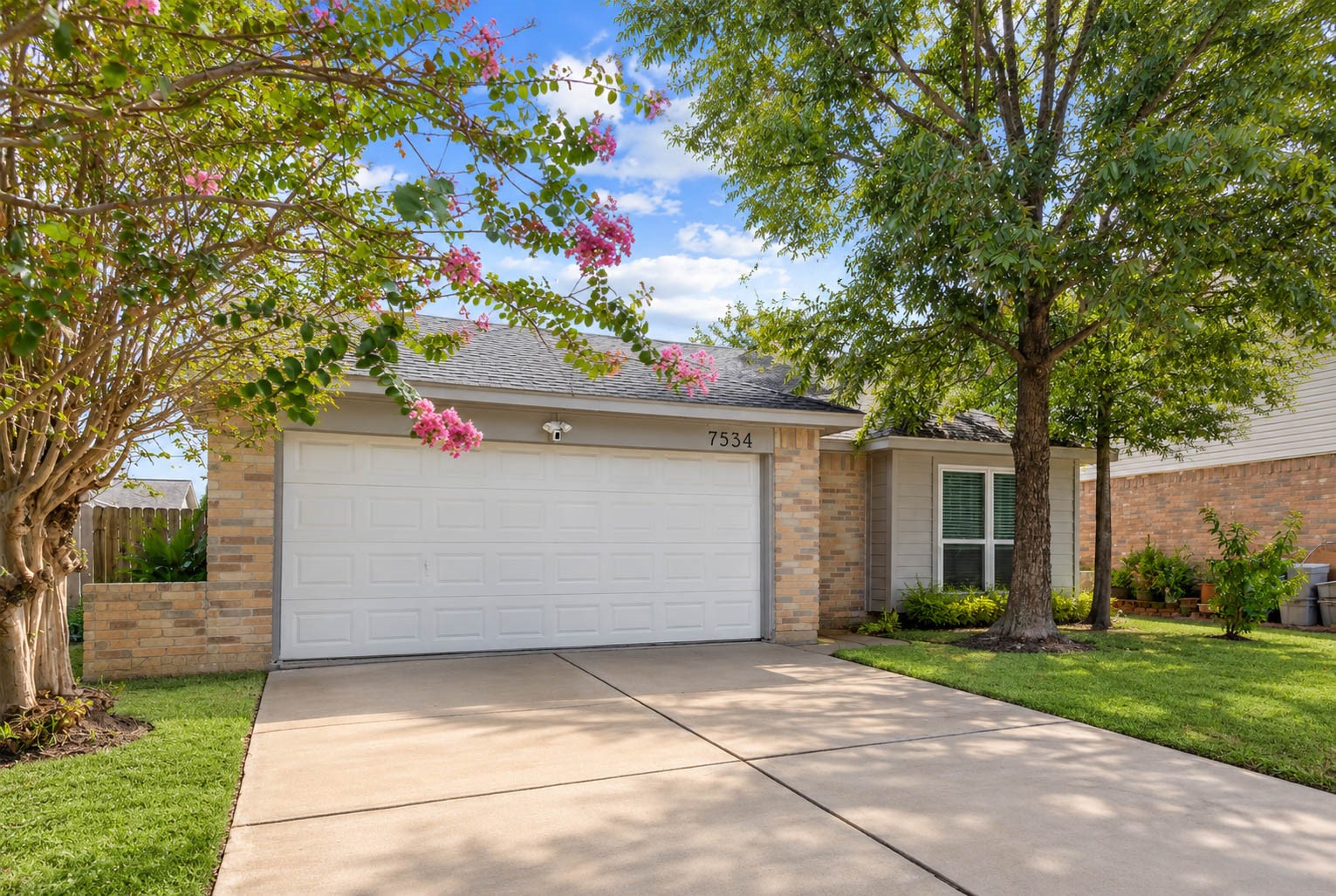 7534 Stone Pine Lane Property Photo 4