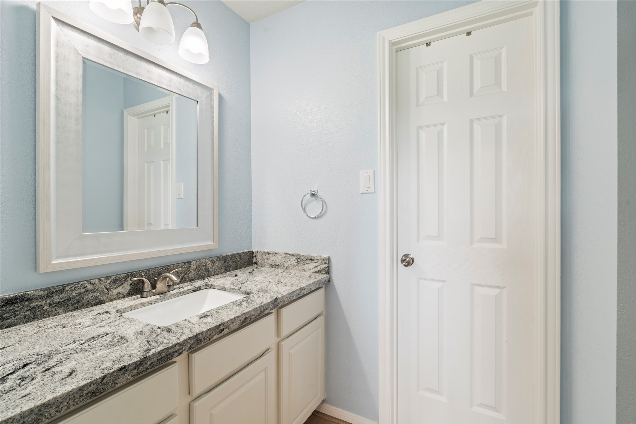 4710 Devonberry Lane Property Photo 31