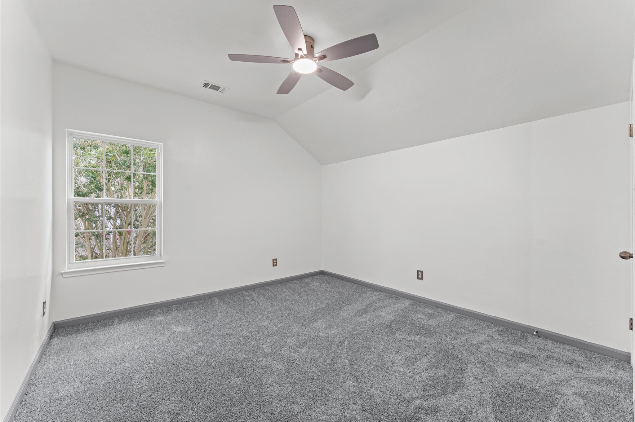 1813 Oakland Circle Property Photo 32