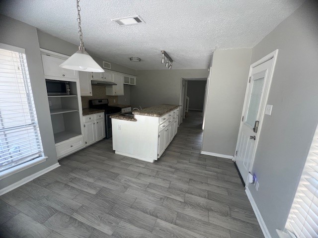 17802 Theiss Mail Route Road Property Photo 4