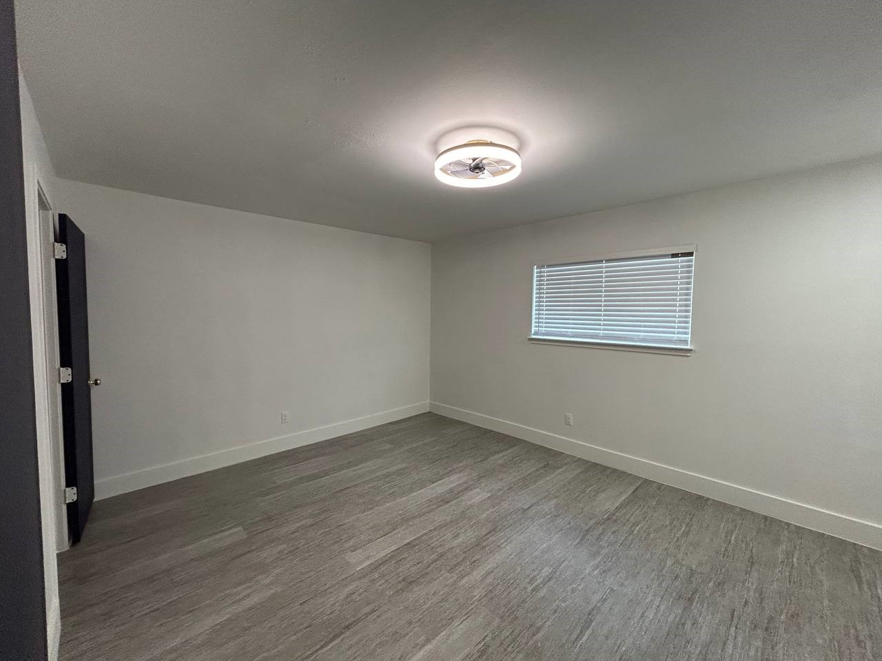 1010 S Wayside Drive 602 Property Photo 12