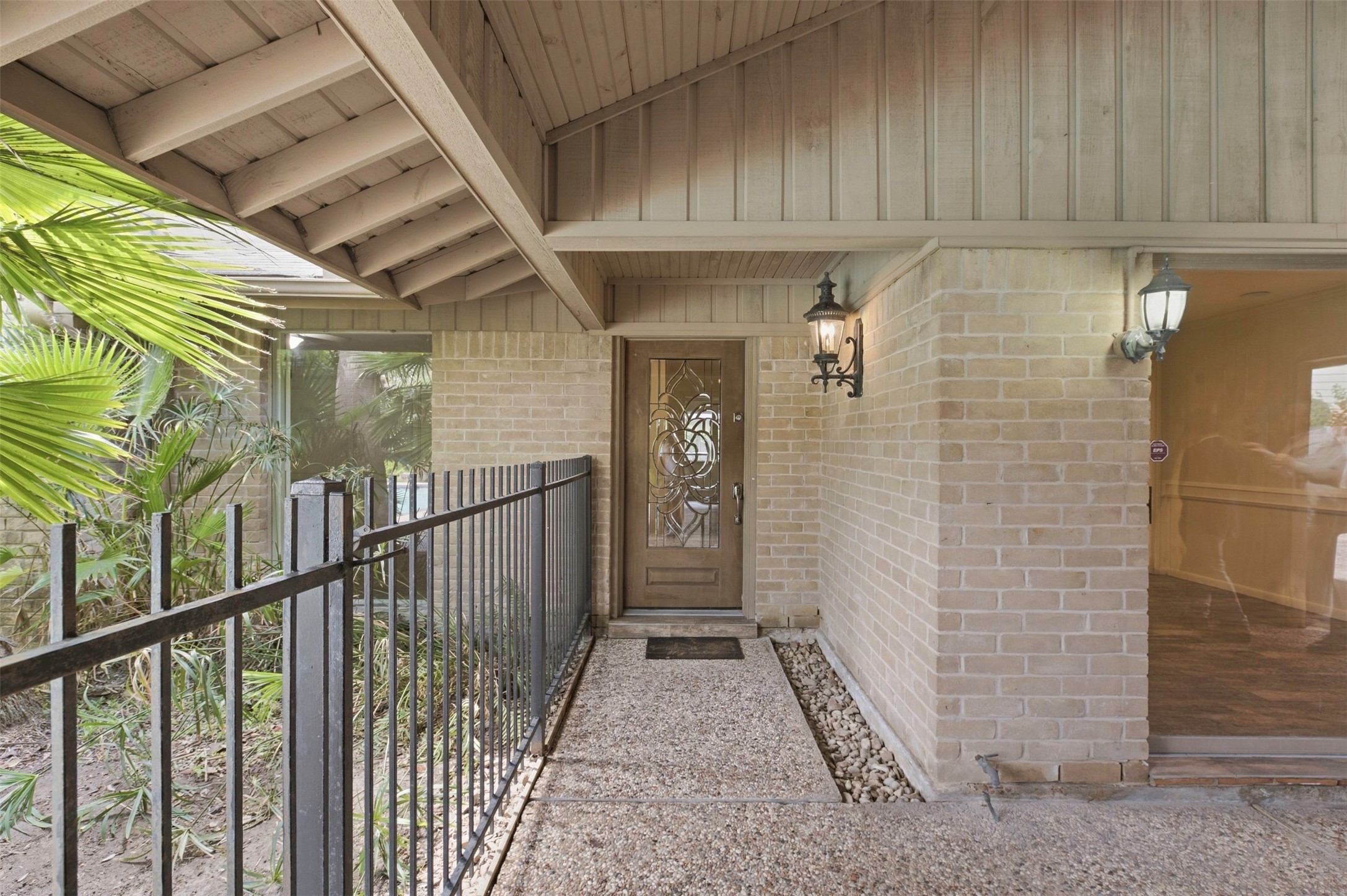 2206 Nantucket Drive B Property Photo 3