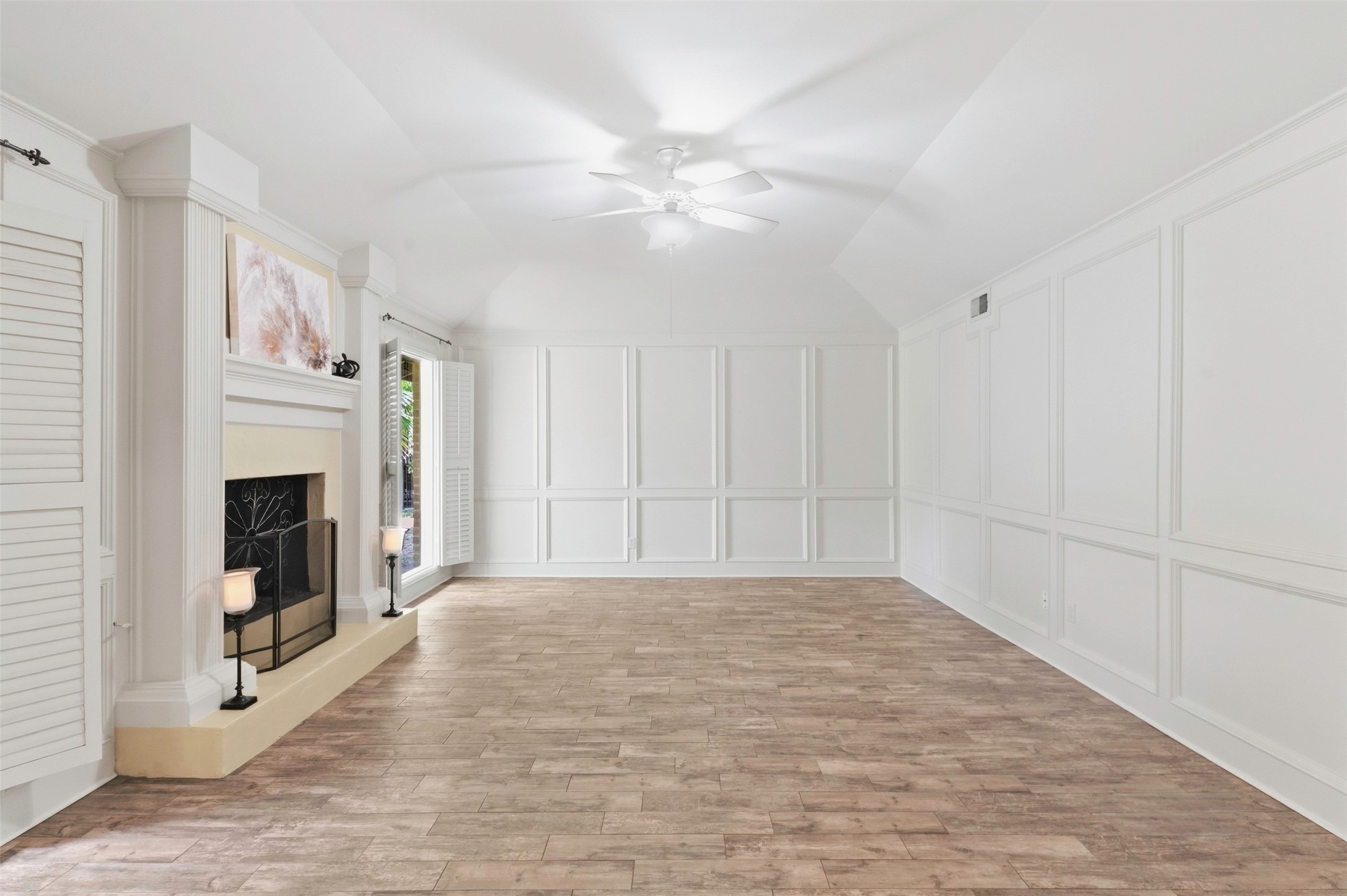2206 Nantucket Drive B Property Photo 4