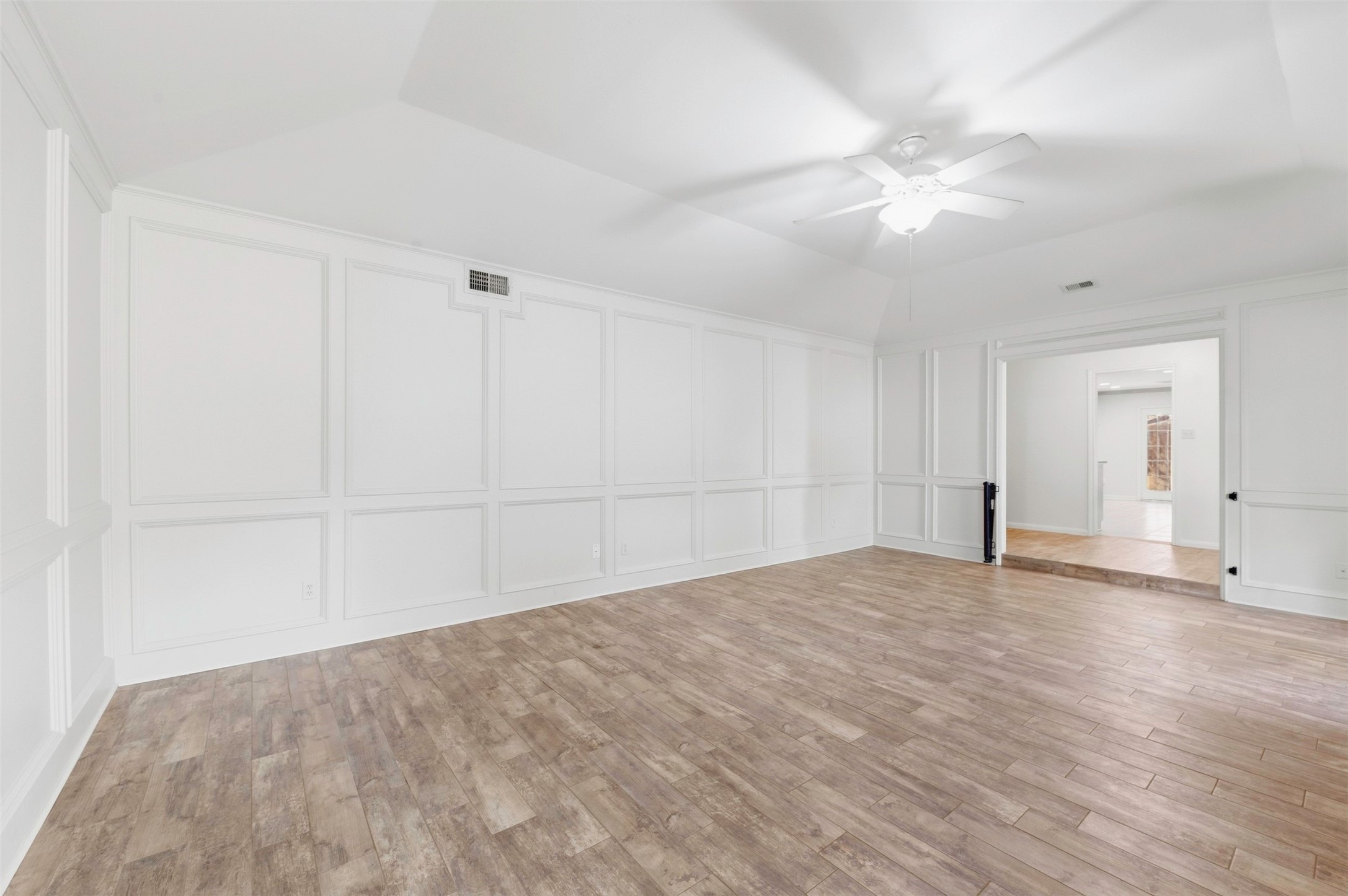 2206 Nantucket Drive B Property Photo 5
