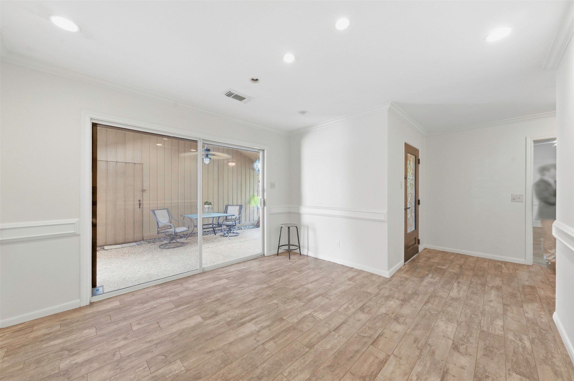 2206 Nantucket Drive B Property Photo 6