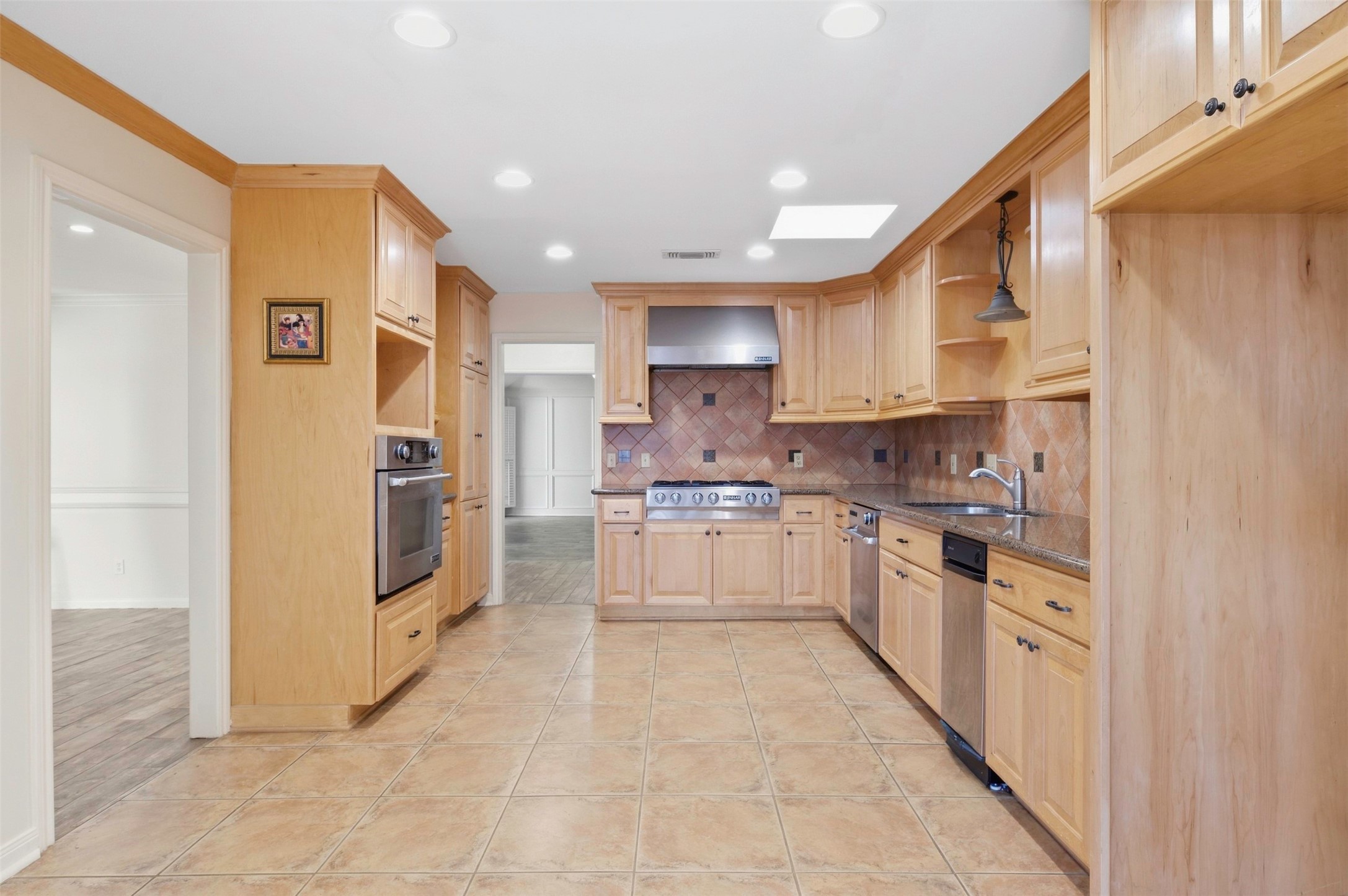 2206 Nantucket Drive B Property Photo 10