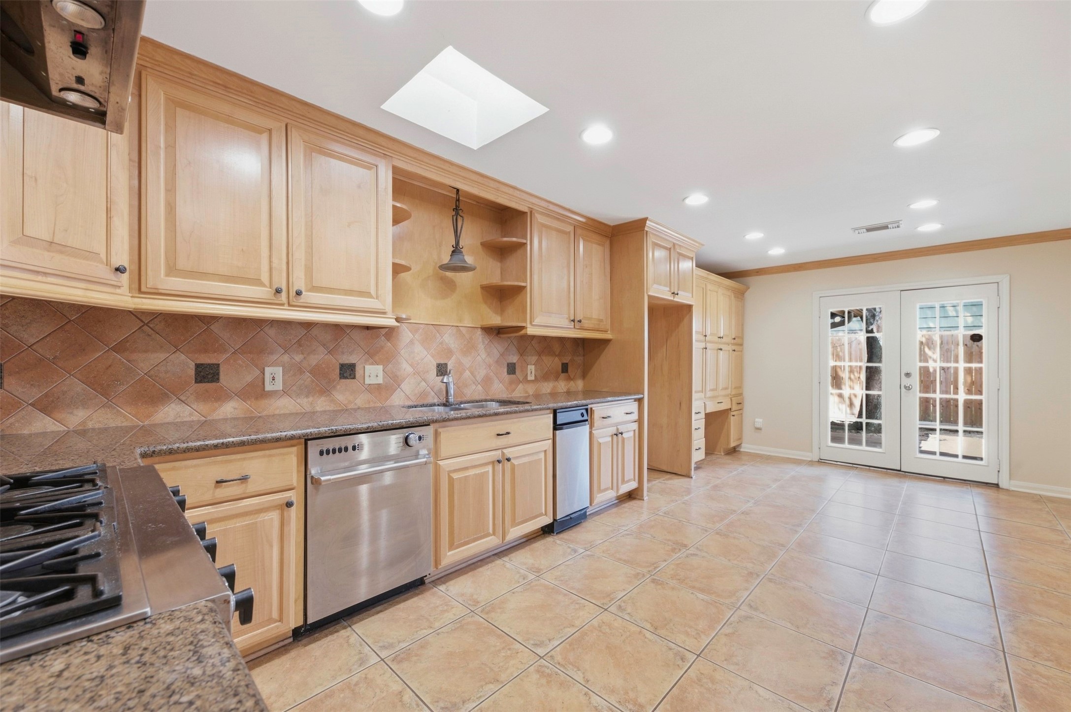 2206 Nantucket Drive B Property Photo 12