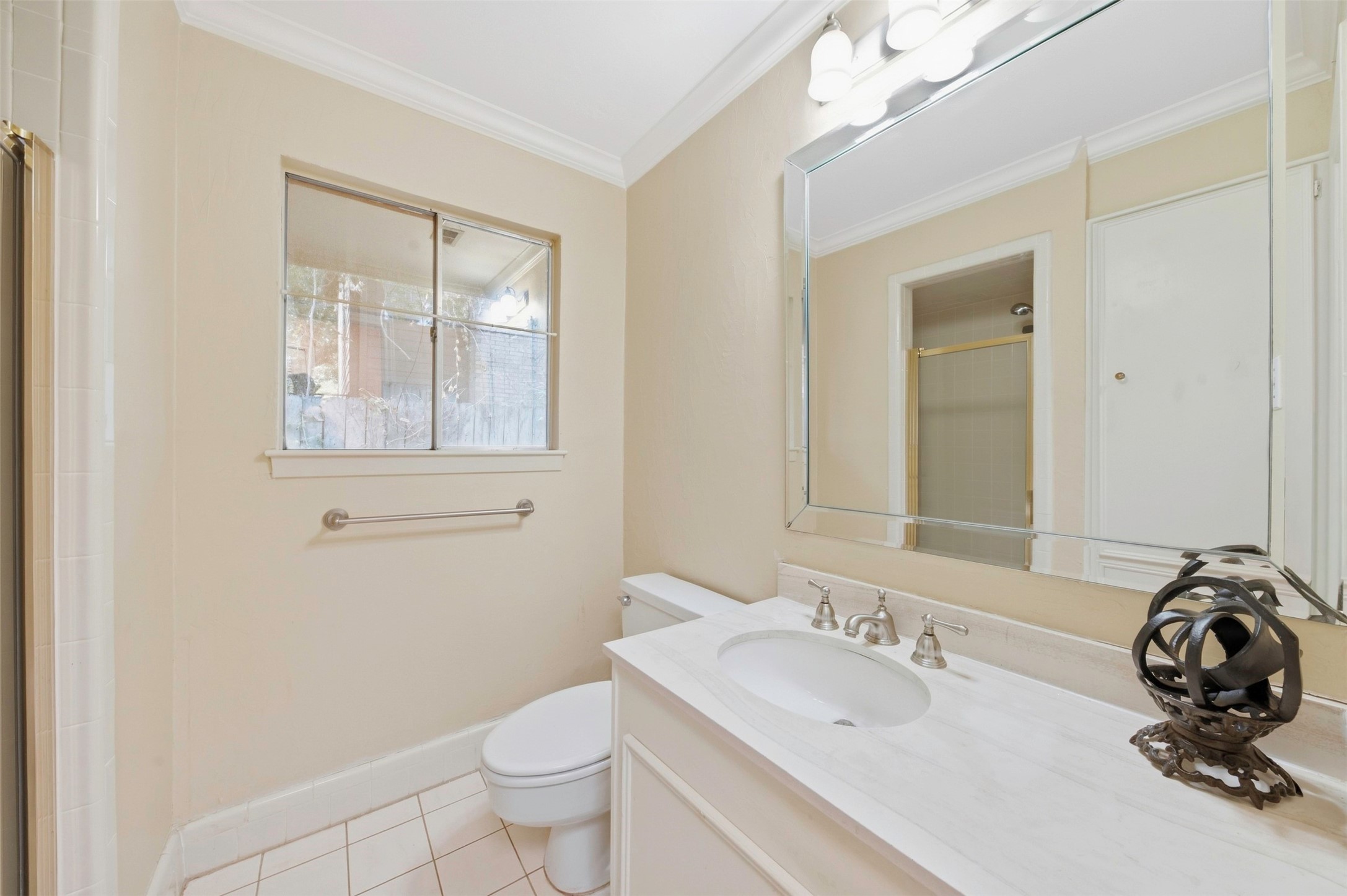 2206 Nantucket Drive B Property Photo 18