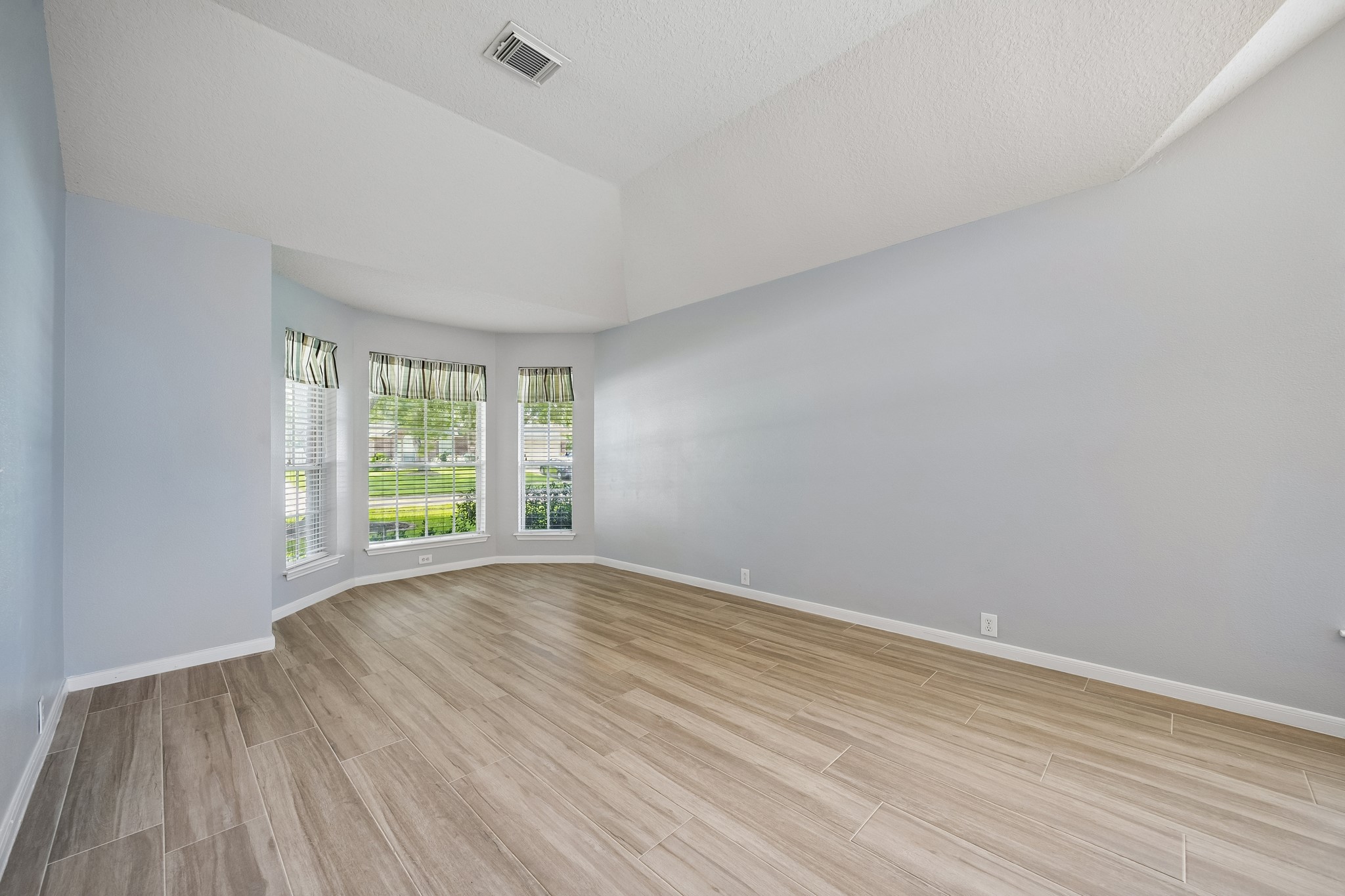 1314 Deerbrook Drive Property Photo 6