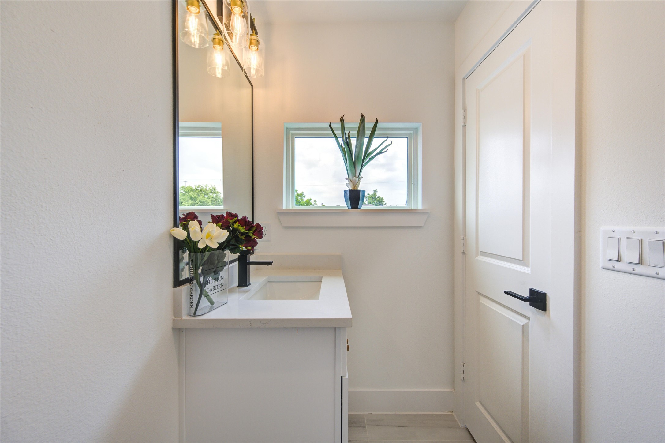 2310 Reinerman Street Property Photo 6
