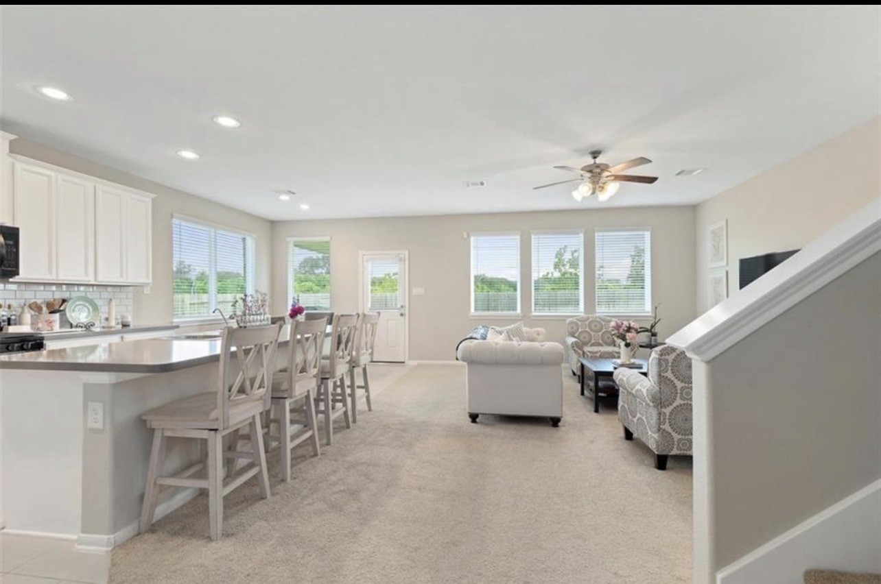 17639 Cypress Hilltop Way Property Photo 6