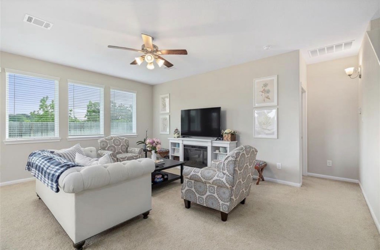 17639 Cypress Hilltop Way Property Photo 7