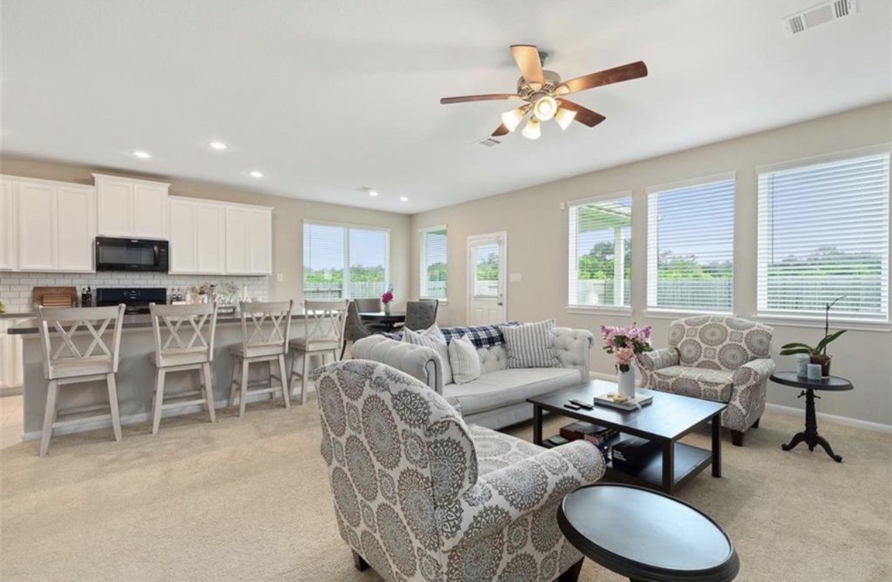 17639 Cypress Hilltop Way Property Photo 8