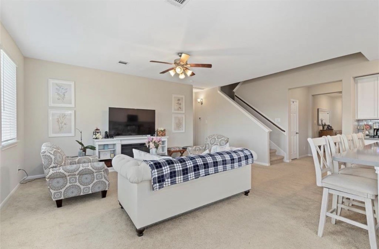 17639 Cypress Hilltop Way Property Photo 10