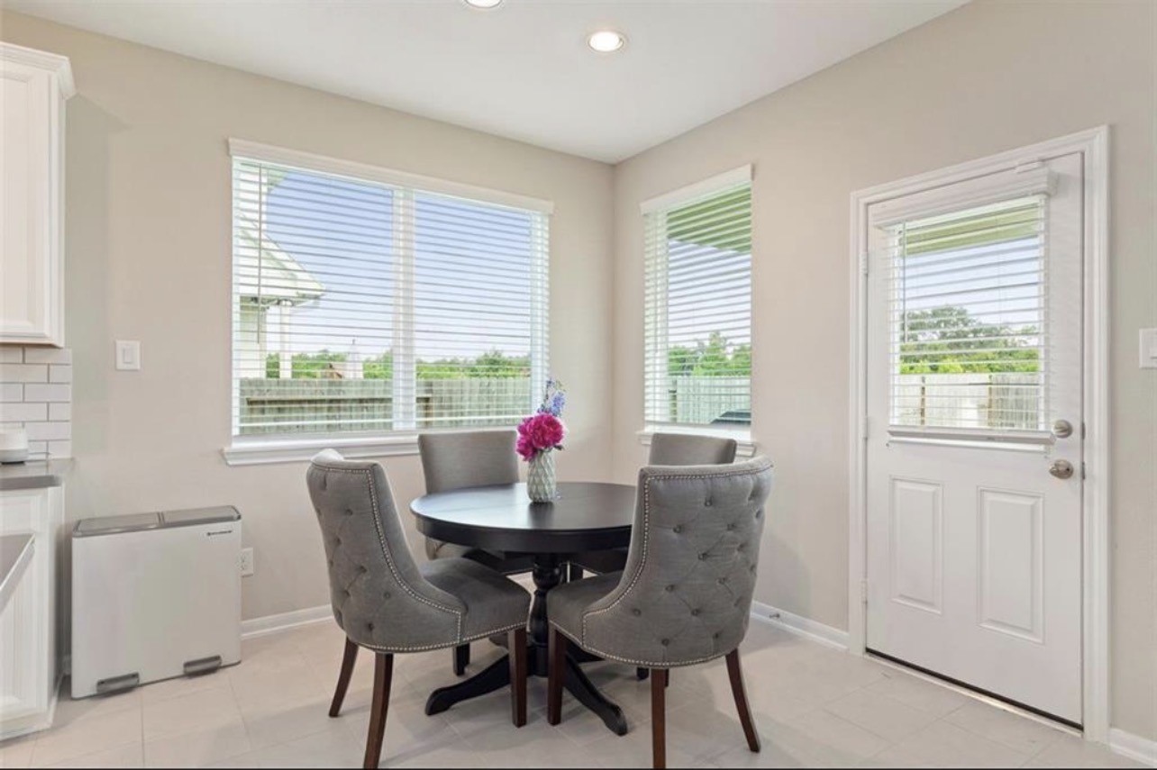 17639 Cypress Hilltop Way Property Photo 12