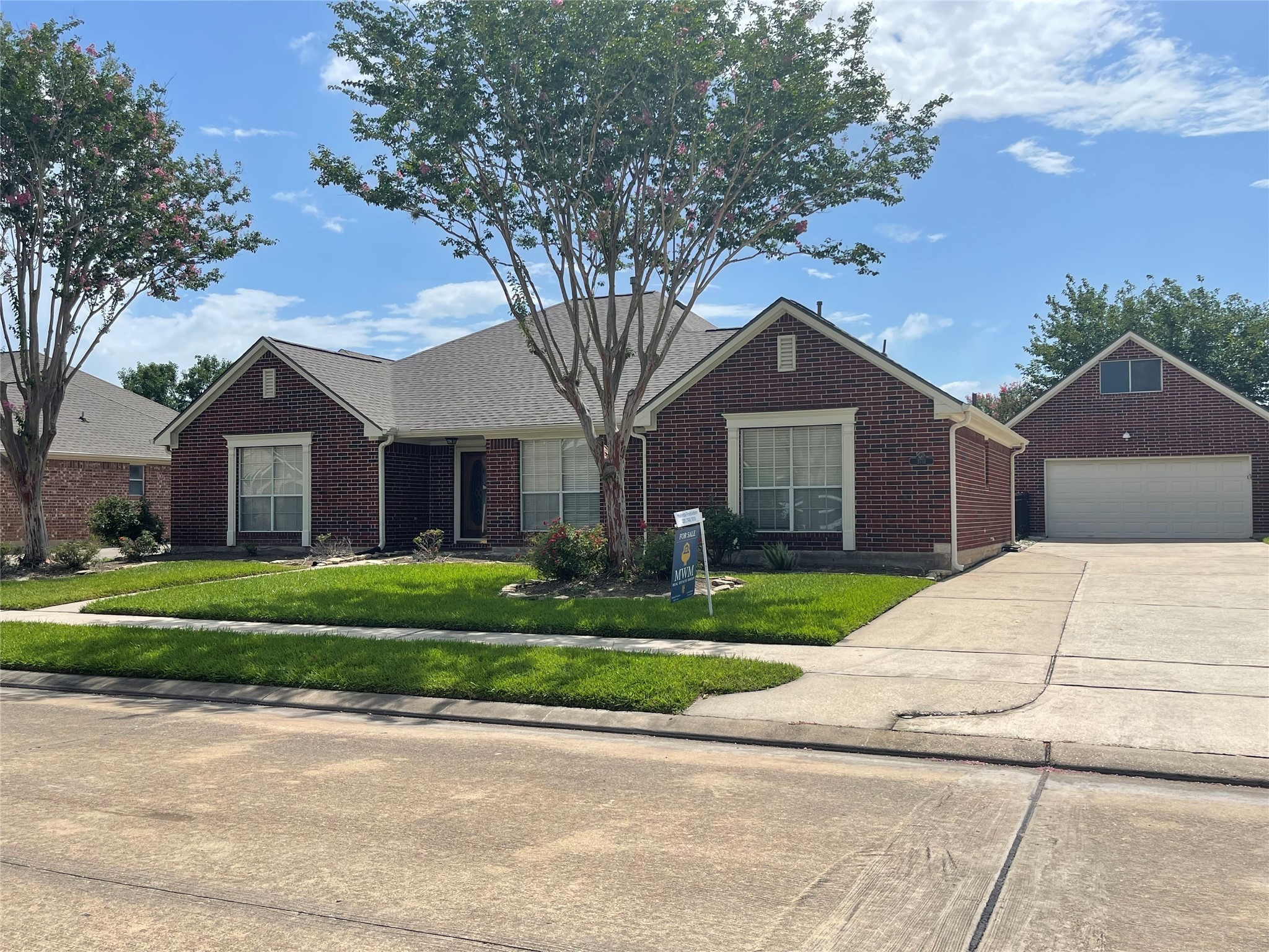 3711 Dry Creek Drive Property Photo 1