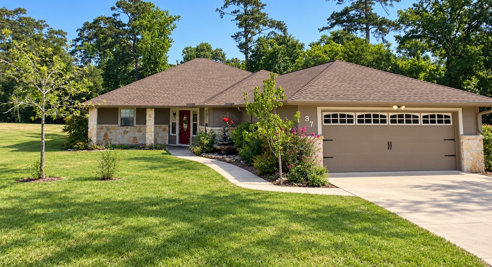37 Wildwood Lake Drive Property Photo 3