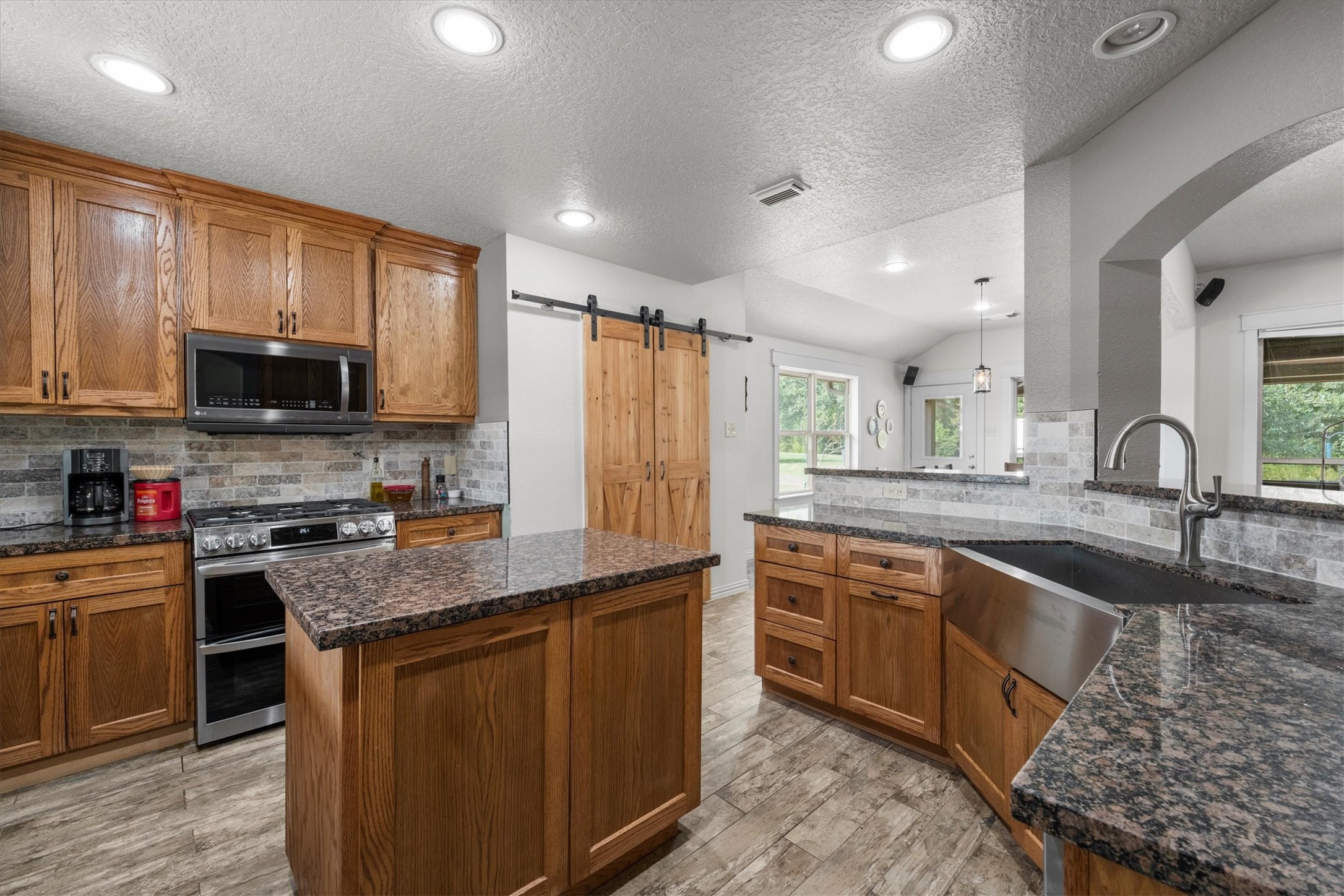 37 Wildwood Lake Drive Property Photo 5