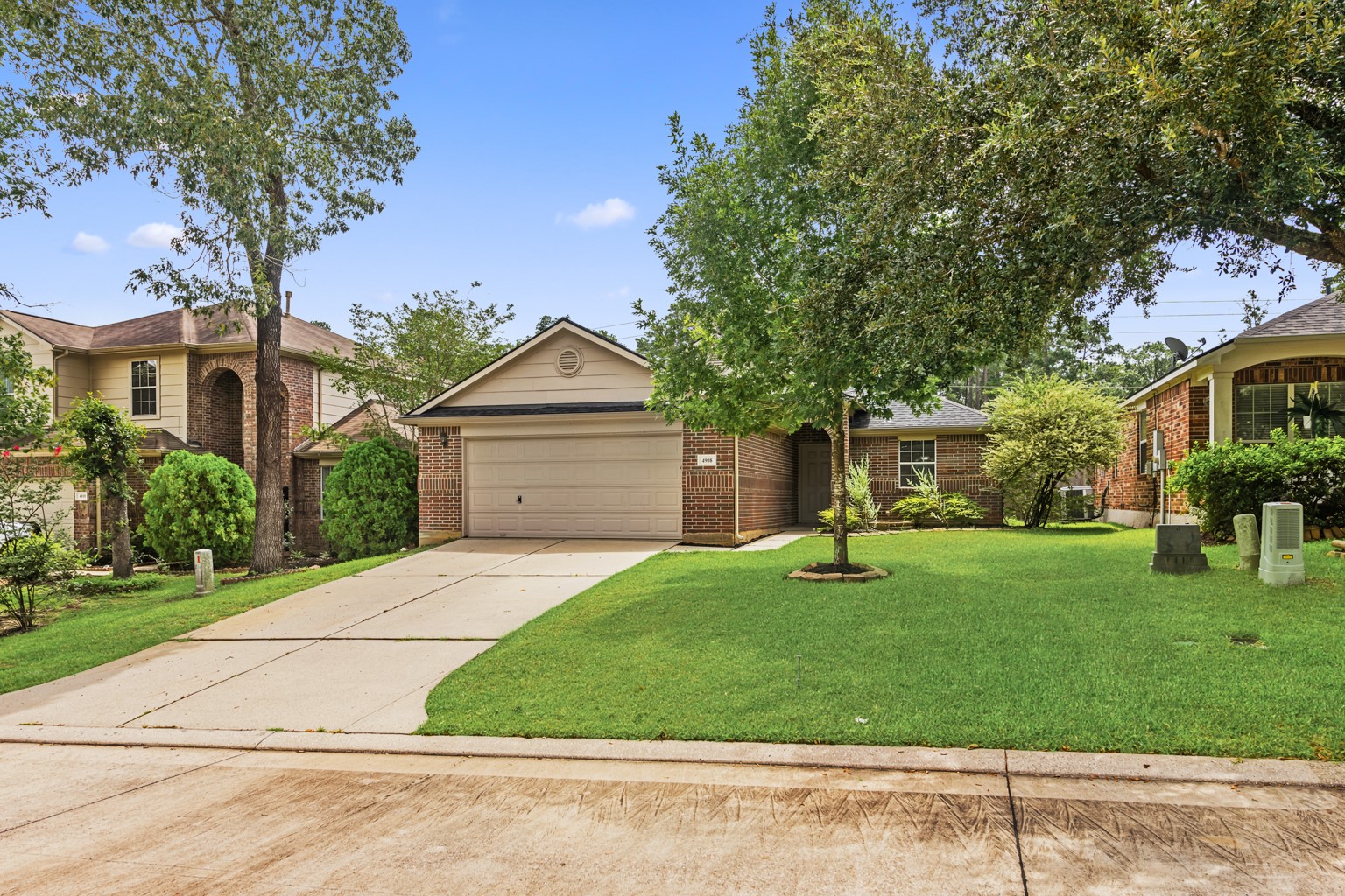 4908 Summer Rain Drive Property Photo 1