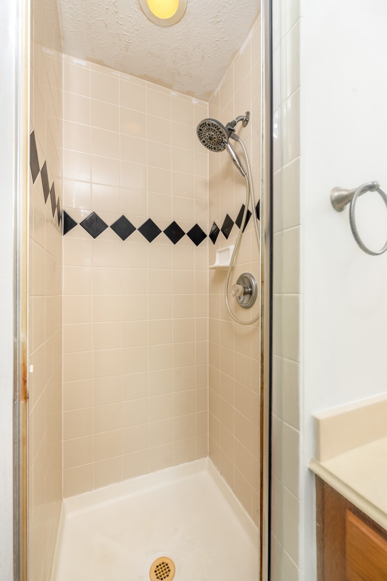 4908 Summer Rain Drive Property Photo 29