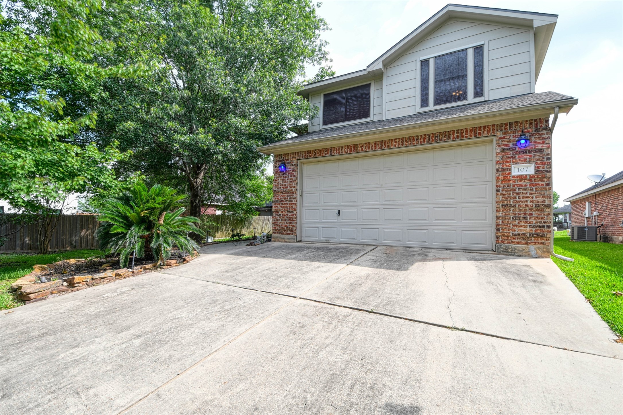 107 Cove W Property Photo 1