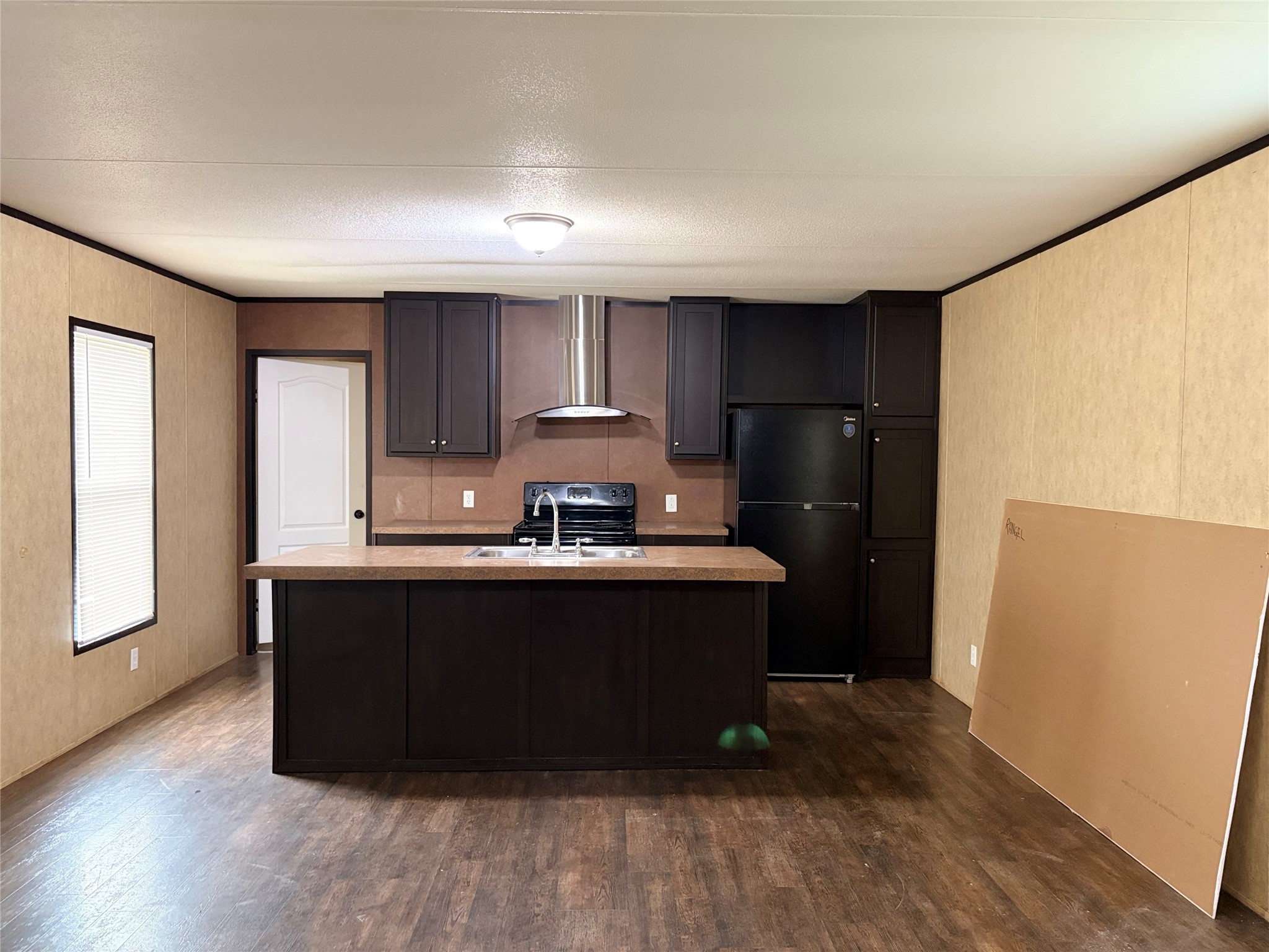 215 Live Oak Street Property Photo 6