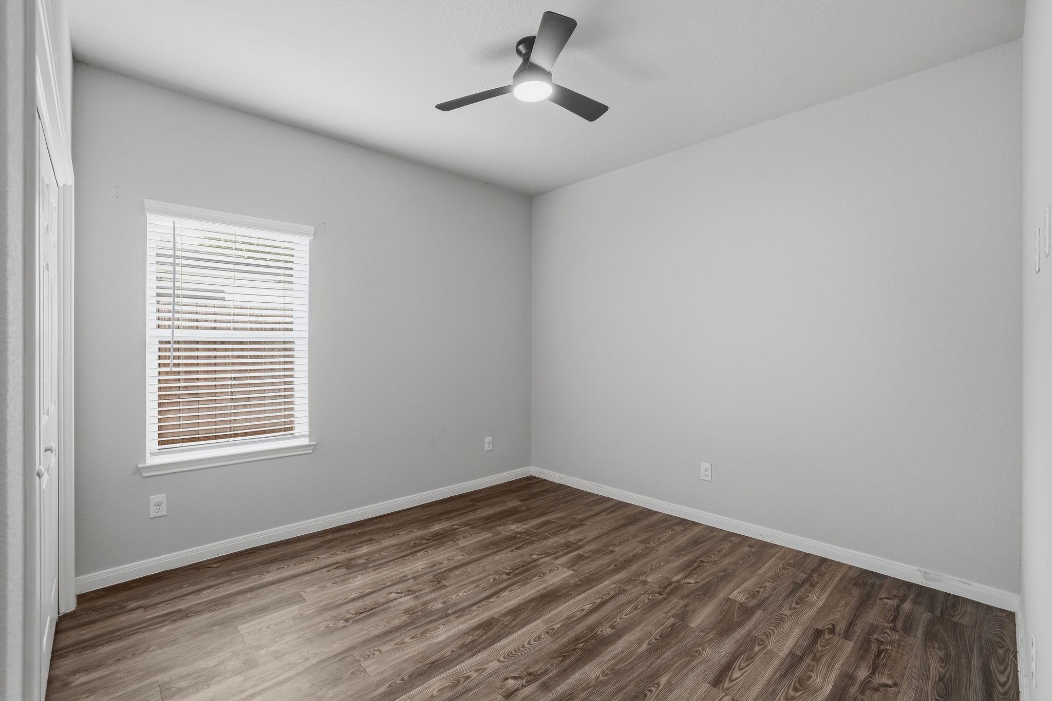 4834 Van Fleet Street Property Photo 8