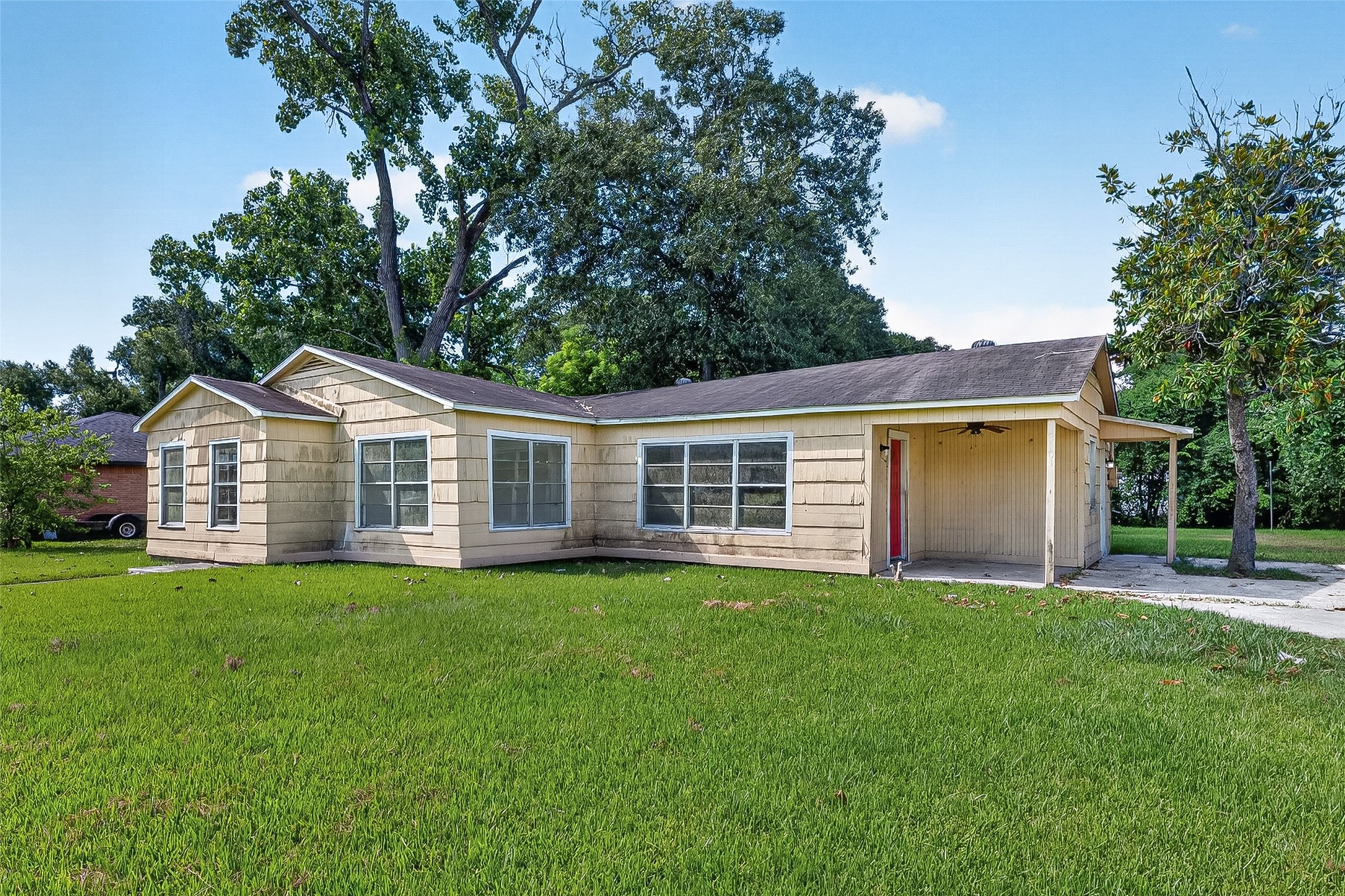 2101 E Fayle Street Property Photo 1