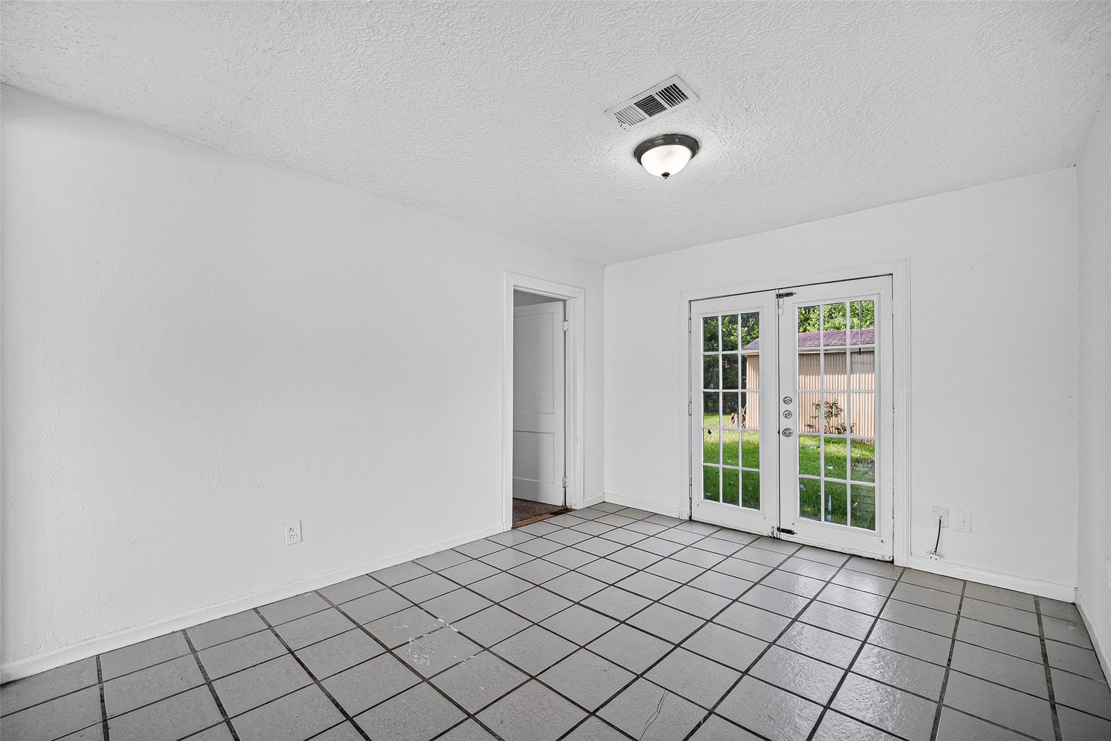 2101 E Fayle Street Property Photo 14