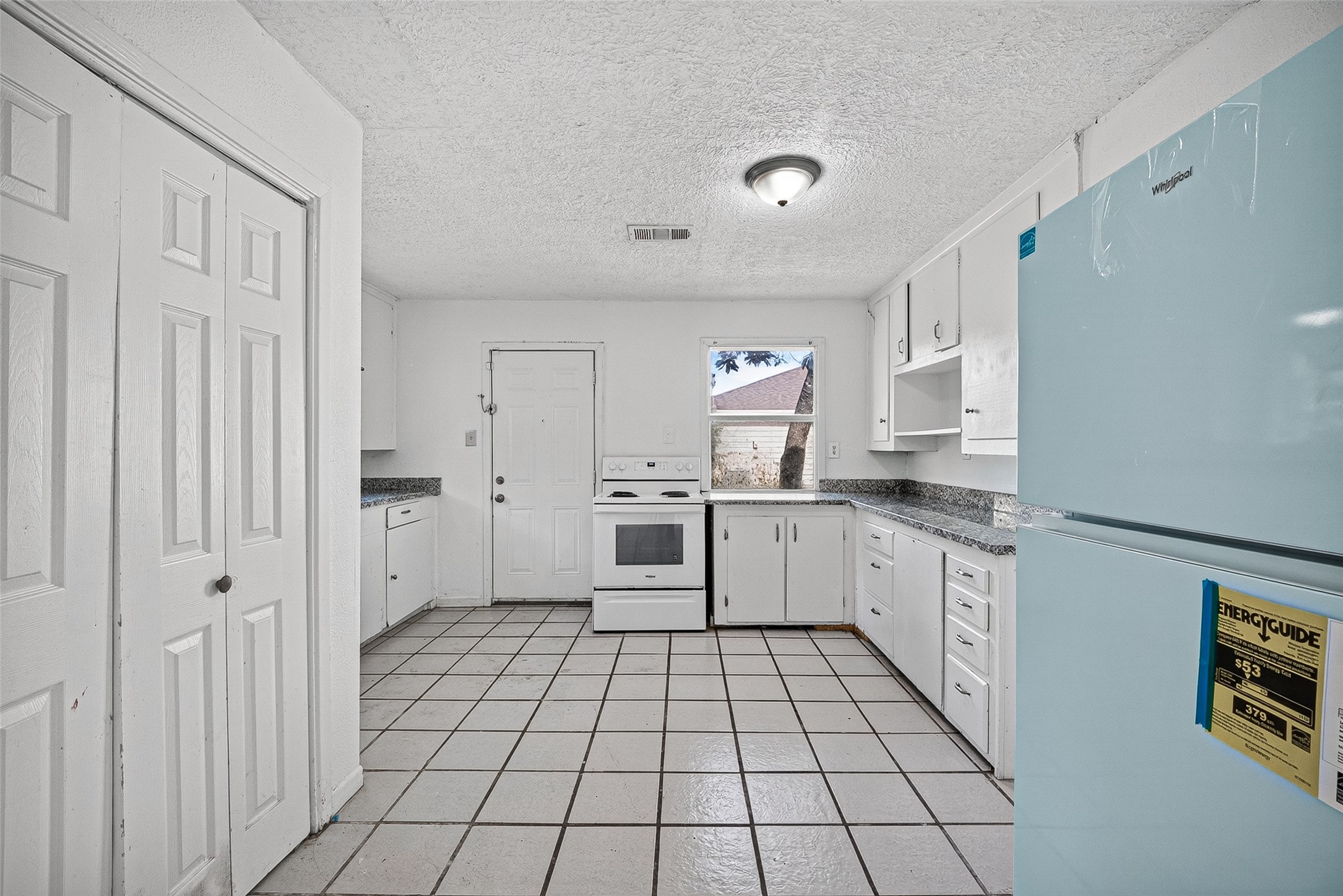 2101 E Fayle Street Property Photo 19