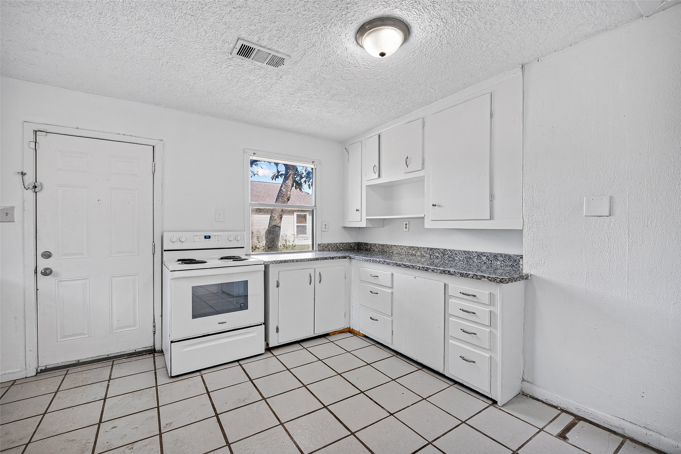 2101 E Fayle Street Property Photo 20