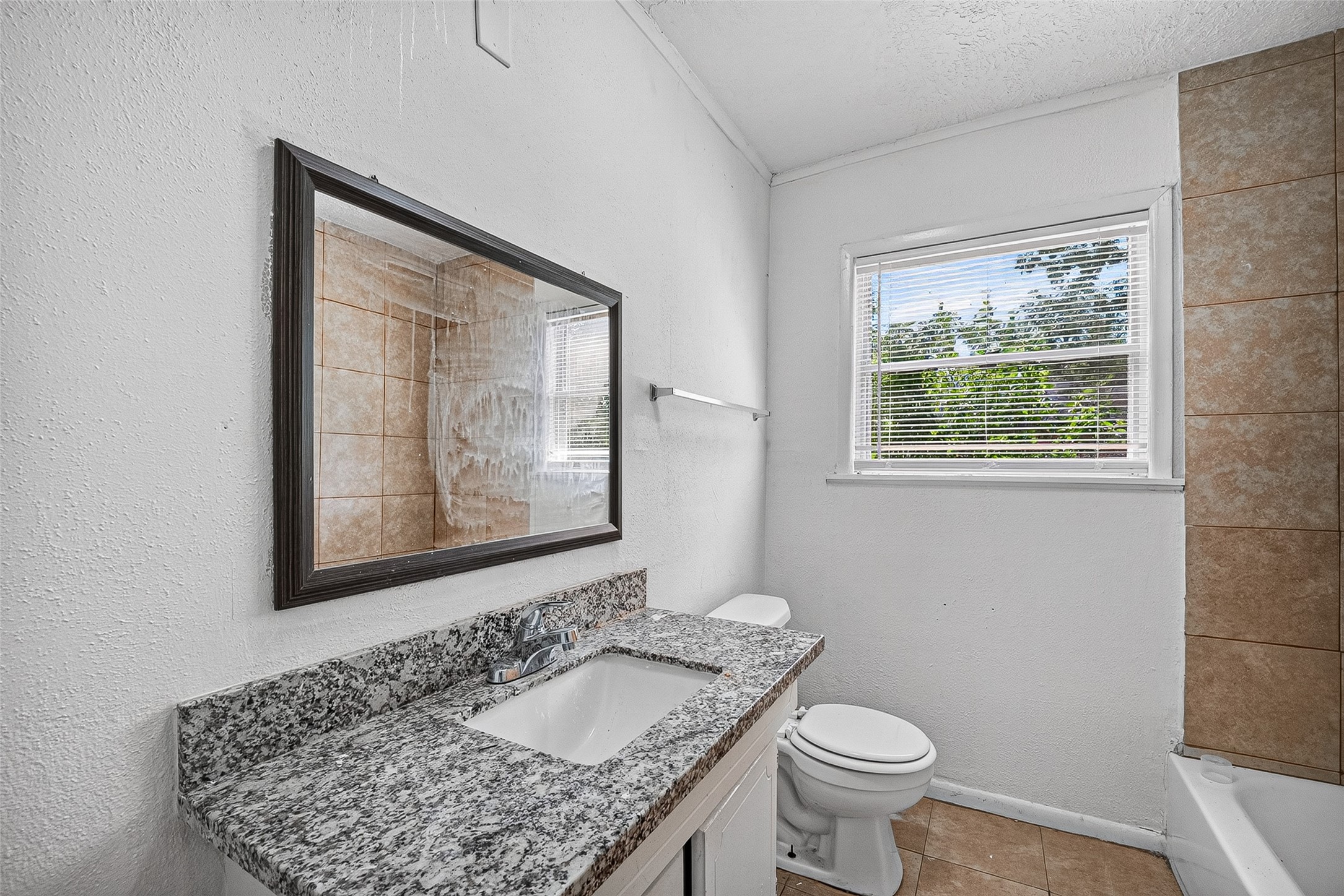 2101 E Fayle Street Property Photo 29